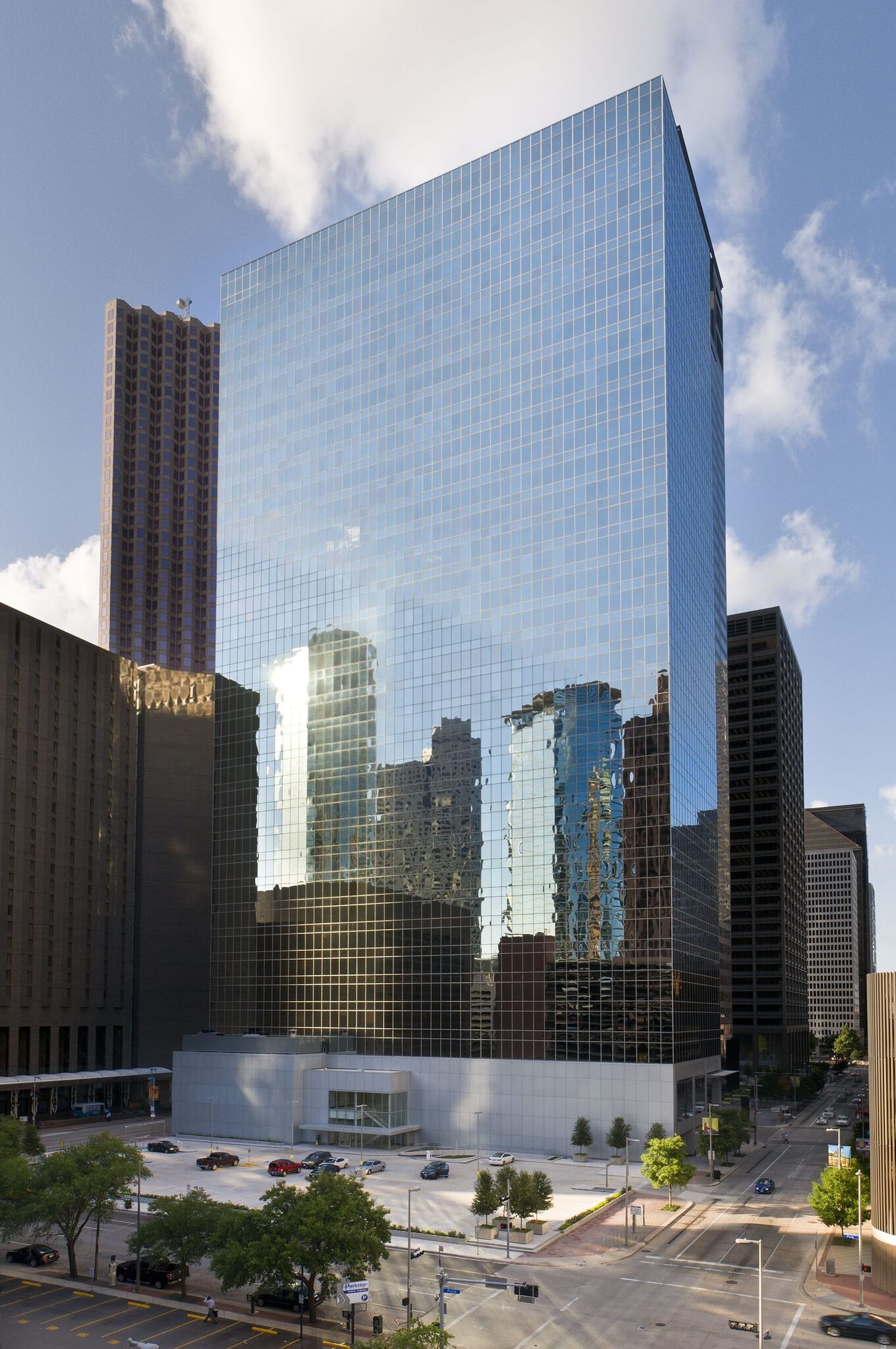 https://s.hdnux.com/photos/01/66/73/33/31176413/7/rawImage.jpg