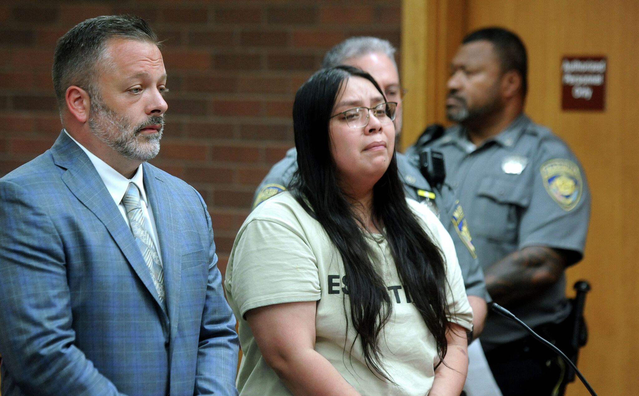 CT woman was drunk during crash that killed Bridgeport cop, girlfriend: Warrant