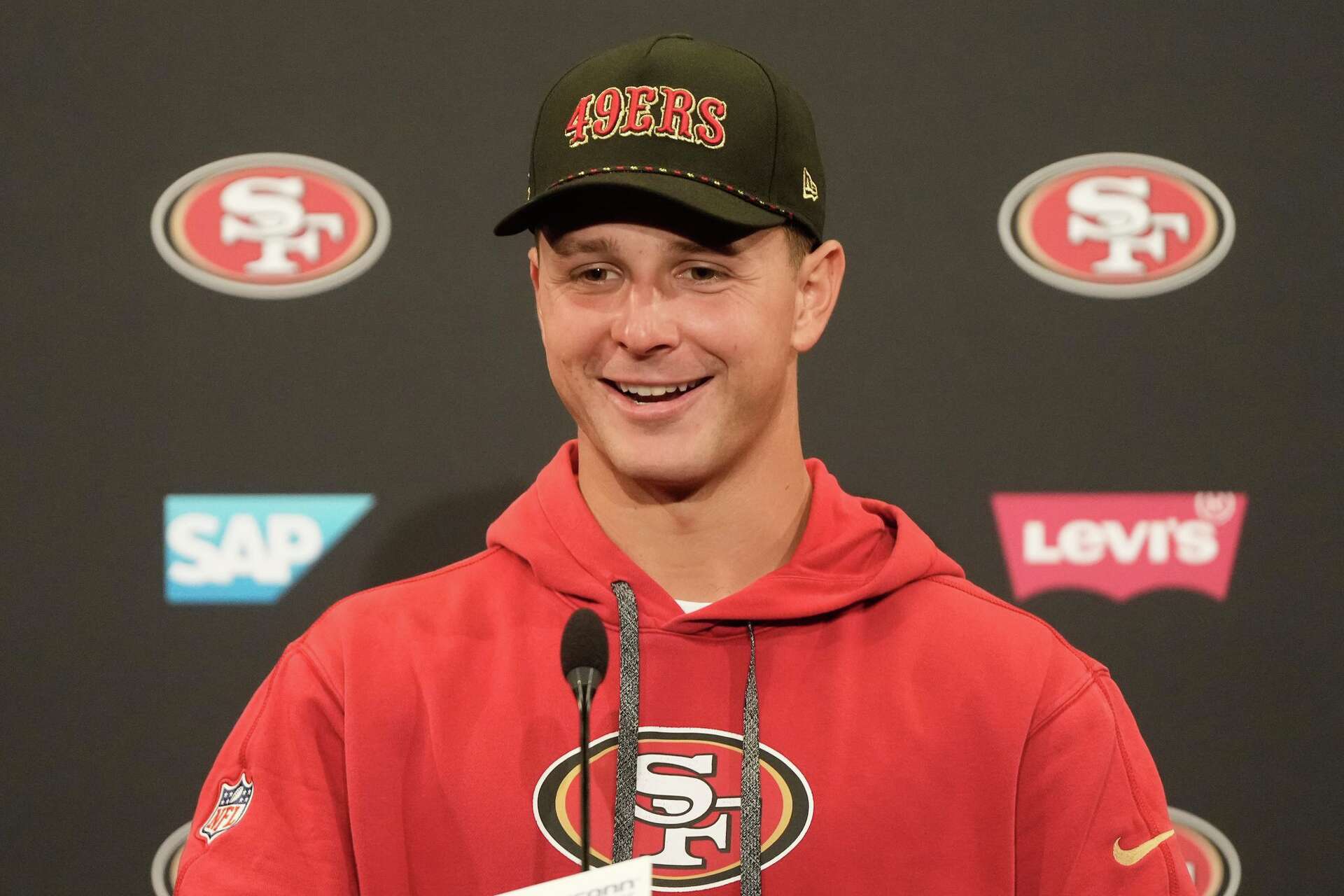 49ers QB Brock Purdy adjusts to start of training camp without coach Kyle  Shanahan