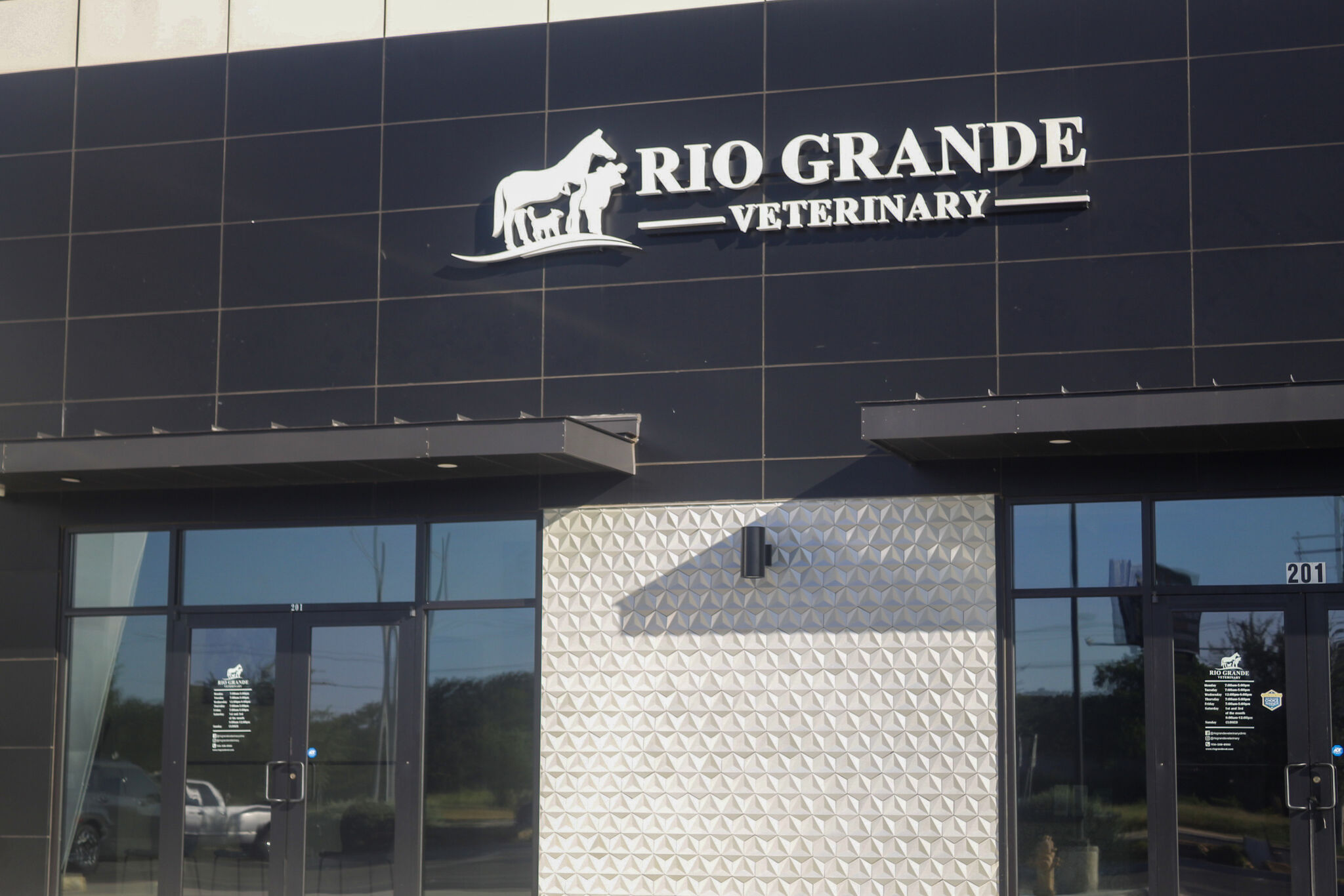 Laredo Veterinarian warns pet owners as triple-digit heat continues