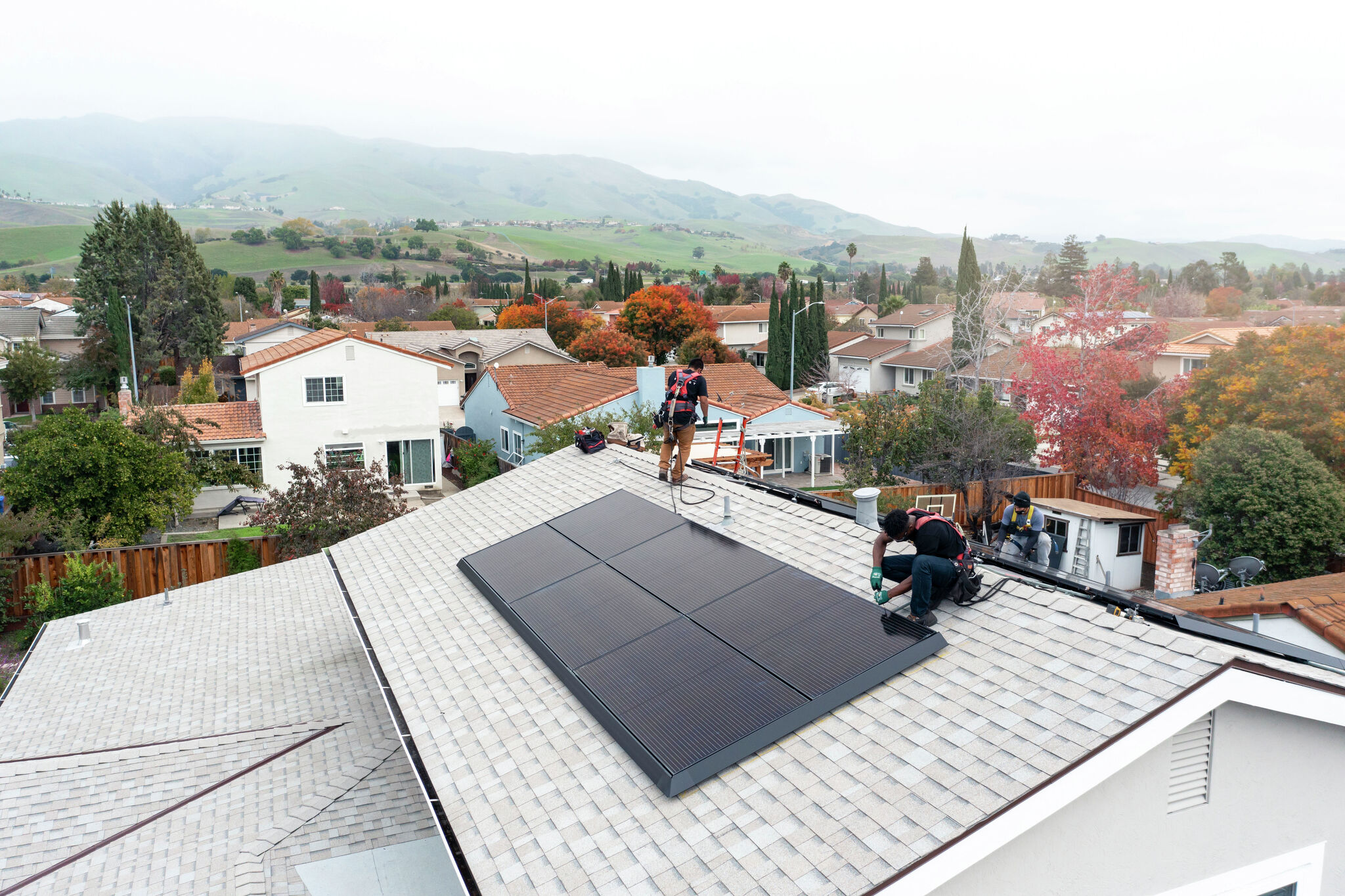 Tesla eyes tax breaks for $10B solar cell facility