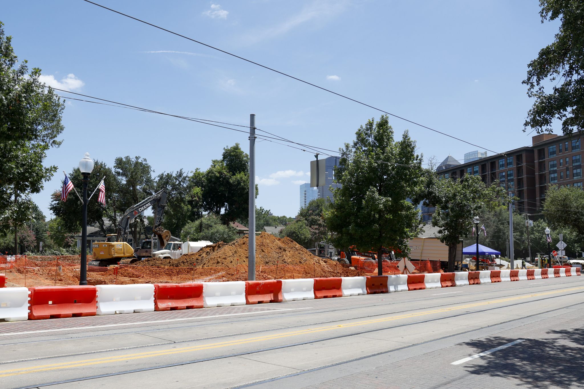 Work starts on 17-story Uptown tower and other D-FW real estate news