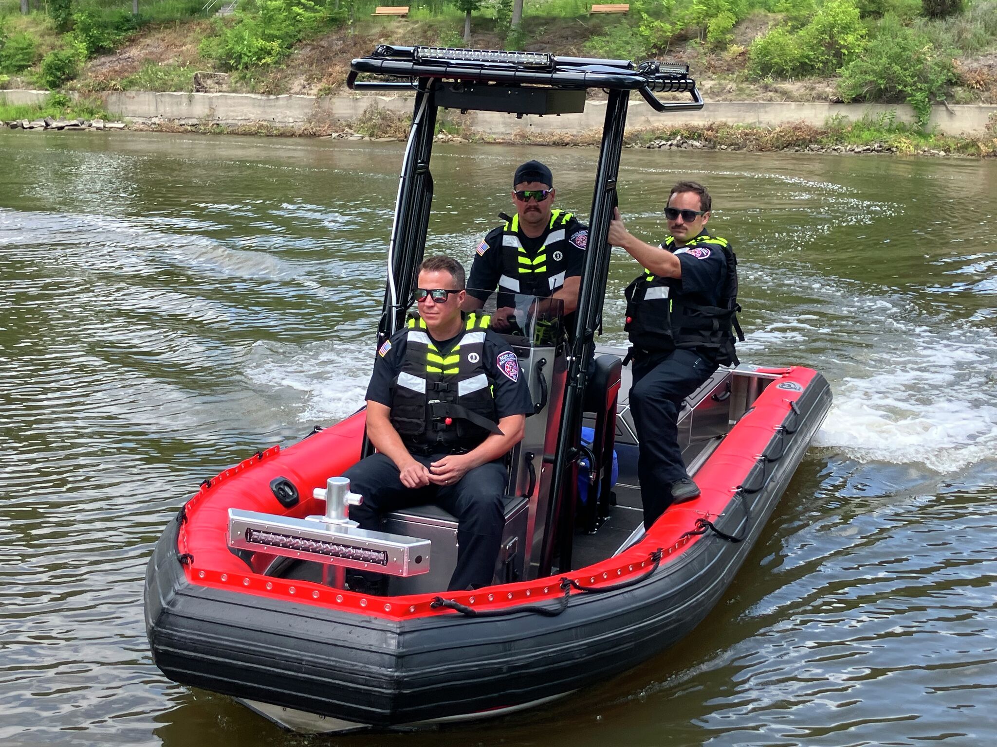 Midland Fire Department launches new rescue boat