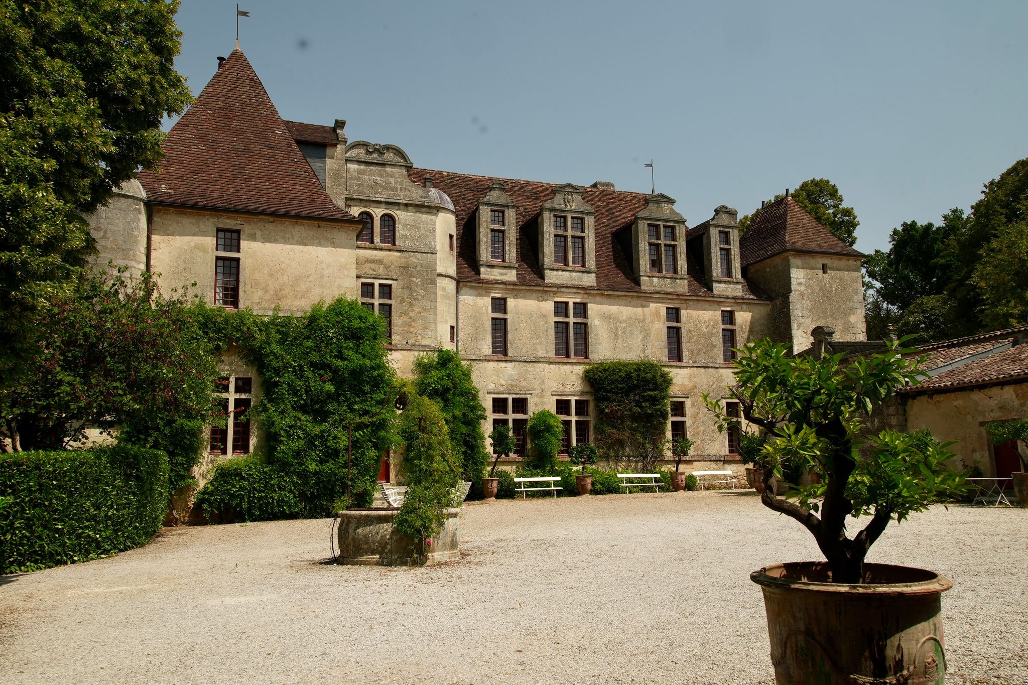 chron.com - EVA VAN DAM, JAMEY KEATEN and JOHN LEICESTER - Wildfires near Bordeaux bring more troubles to France's wine industry