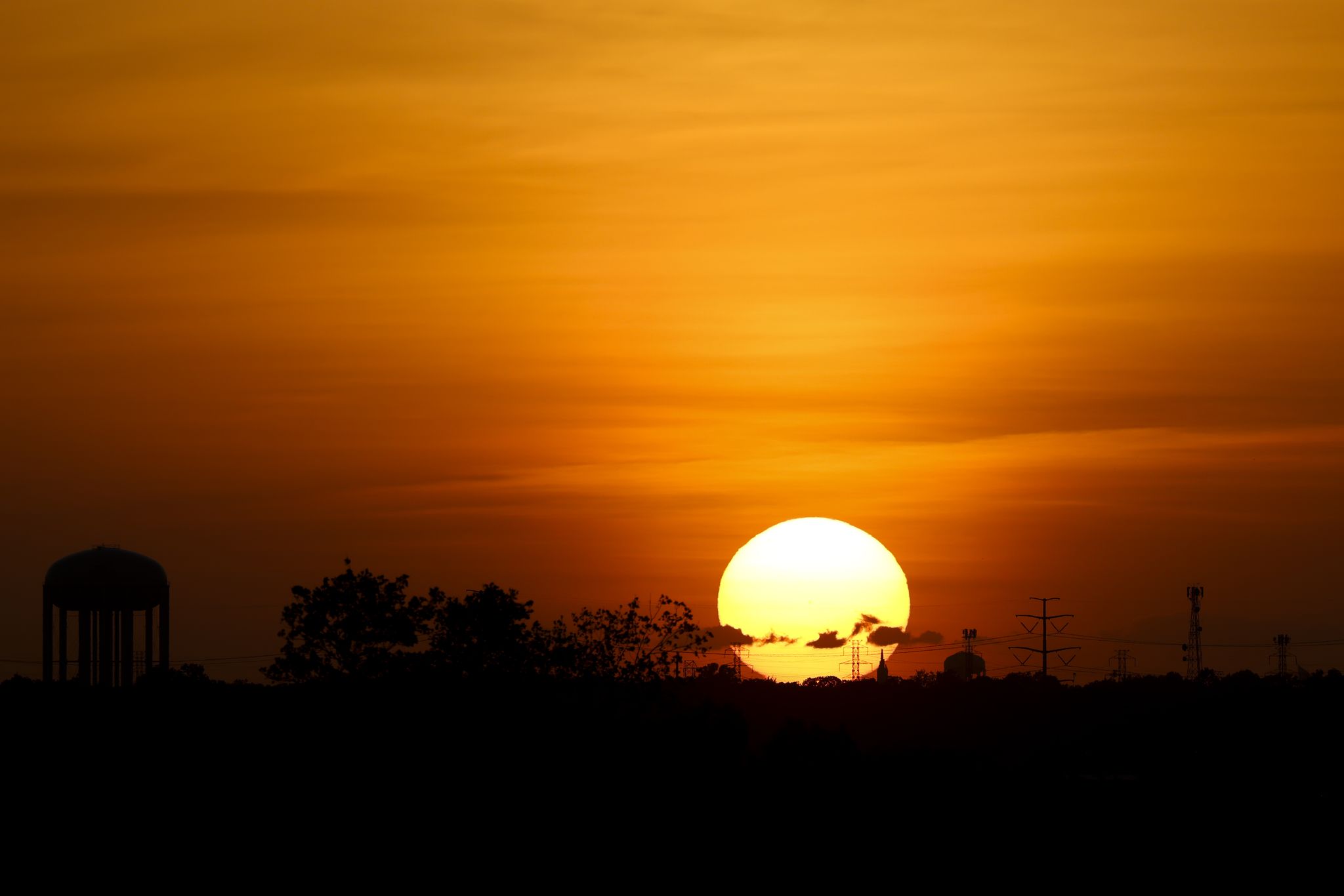 https://s.hdnux.com/photos/01/66/74/47/31181270/3/rawImage.jpg