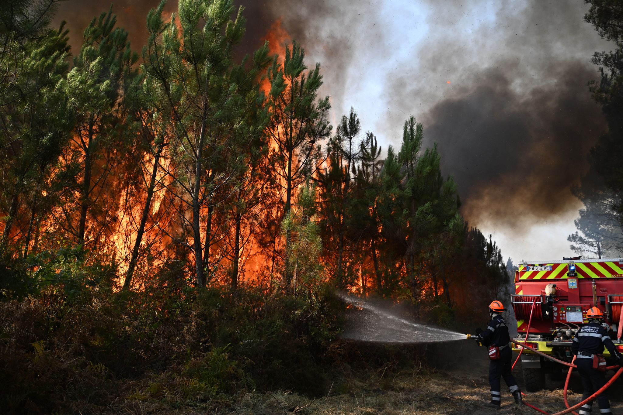 Europe battles fast-moving wildfires sweeping across Spain and France, in photos By MANU FERNANDEZ, CAROLINE BLUMBERG and EMMA DA SILVA , Associated Press Updated Aug 1, 2026 8:07 p.m.
