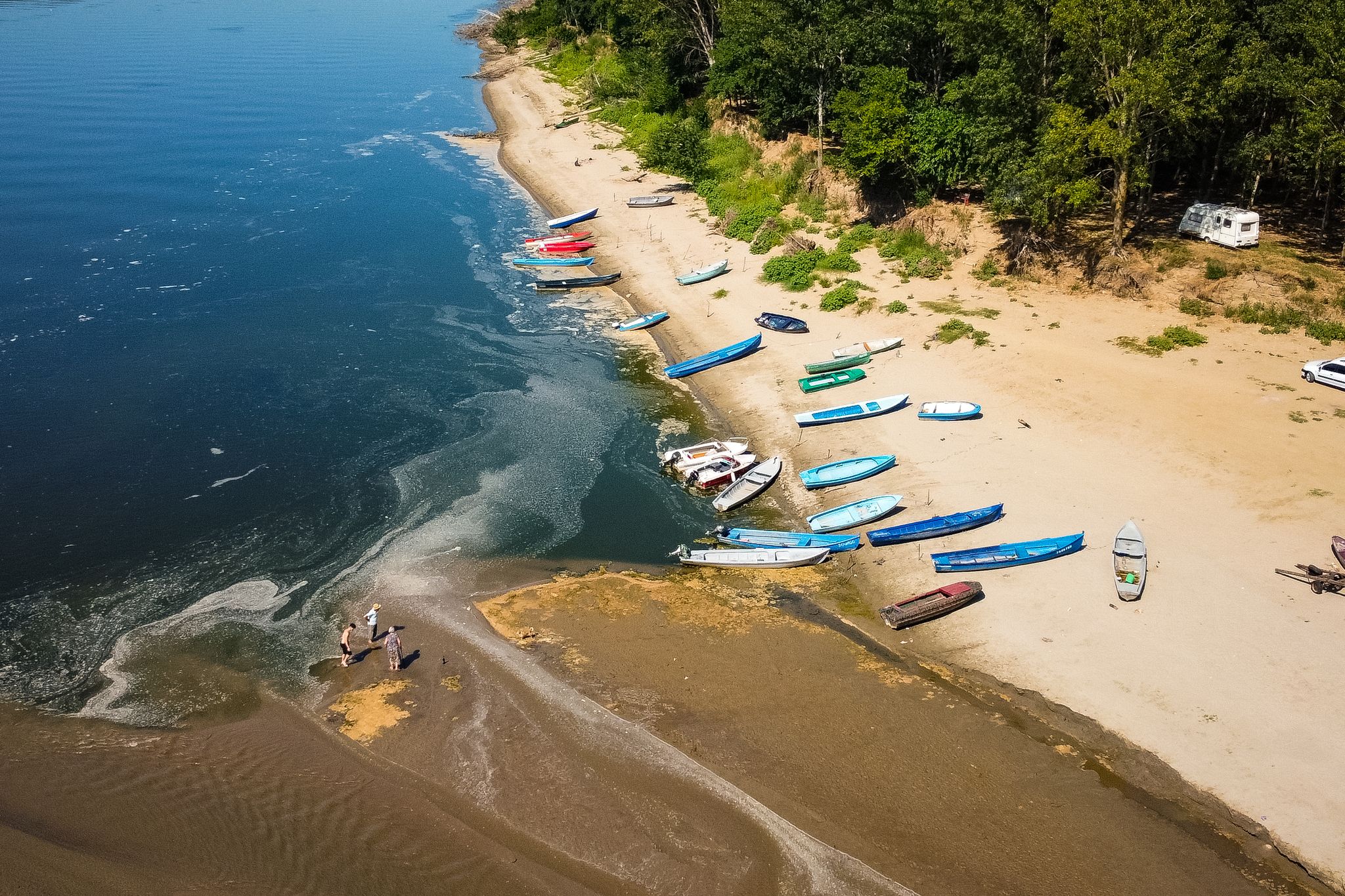 chron.com - JUSTIN SPIKE - Record-low Danube River affects tourism and industry as drought and heat grip Central Europe