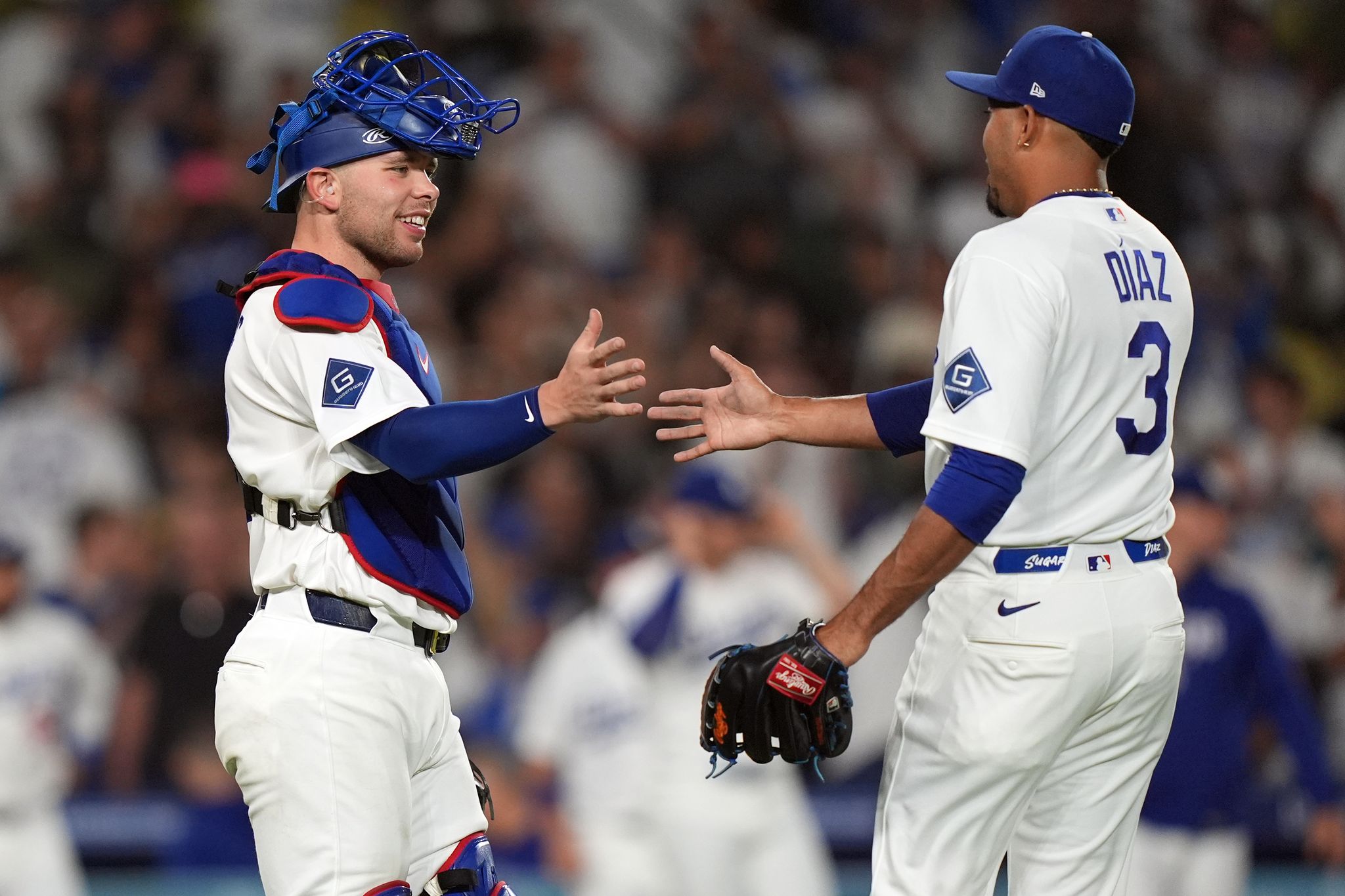 Cue the trumpet: Edwin Díaz returns to earn save for the Dodgers