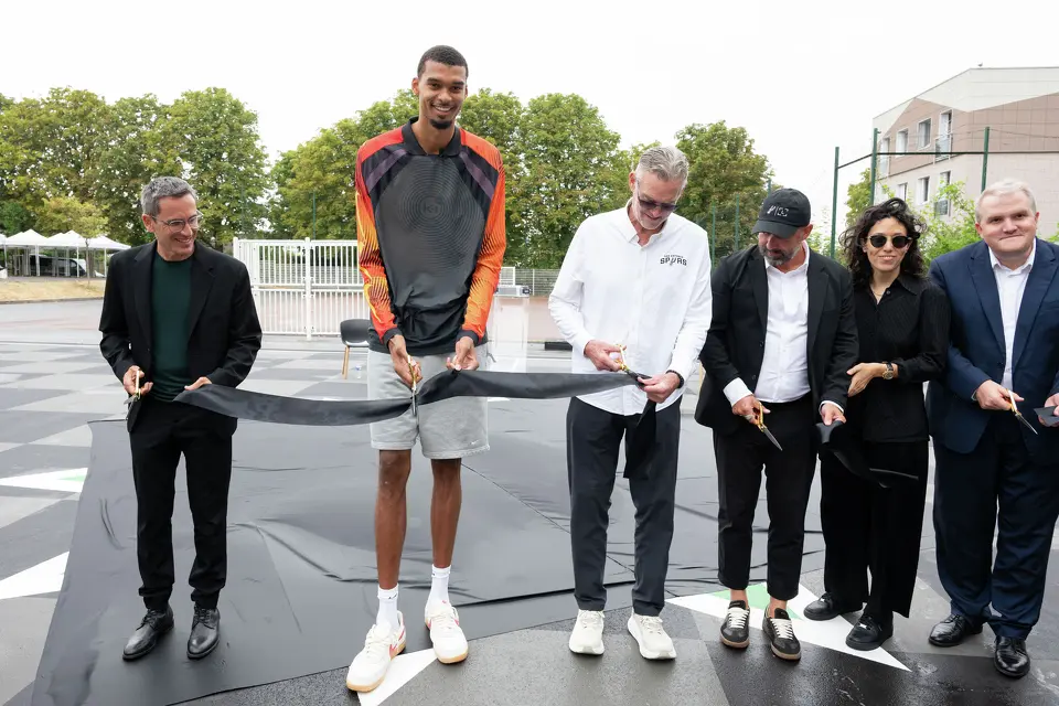 Victor Wembanyama inaugurates the Paul Vaillant-Couturier basketball playground in Nanterre on July 30, 2026. Photo by Laurent Zabulon/Kelma Studio.