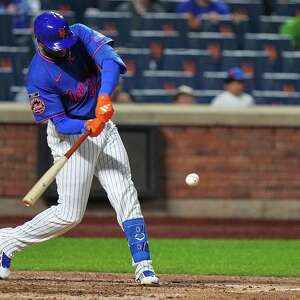 Mets Edge Marlins 4-2 on Robert's Late Heroics