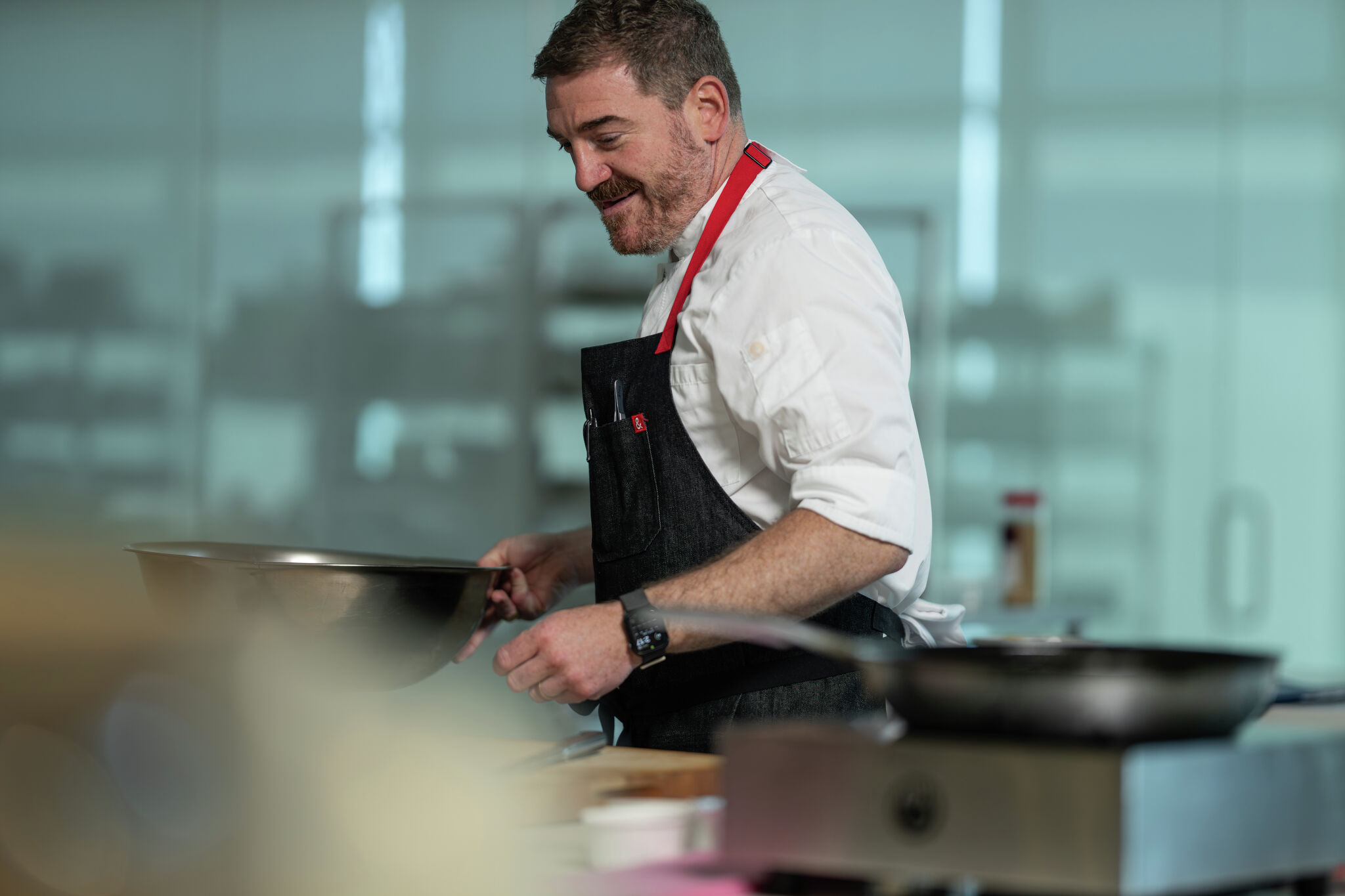 sfgate.com - Tim Jue - Michelin-lauded chef overhauls United's in-flight menu to 'represent SF