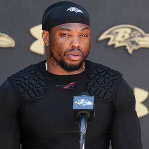 Ravens' Derrick Henry enters season No. 11 and says he isn't thinking about retirement