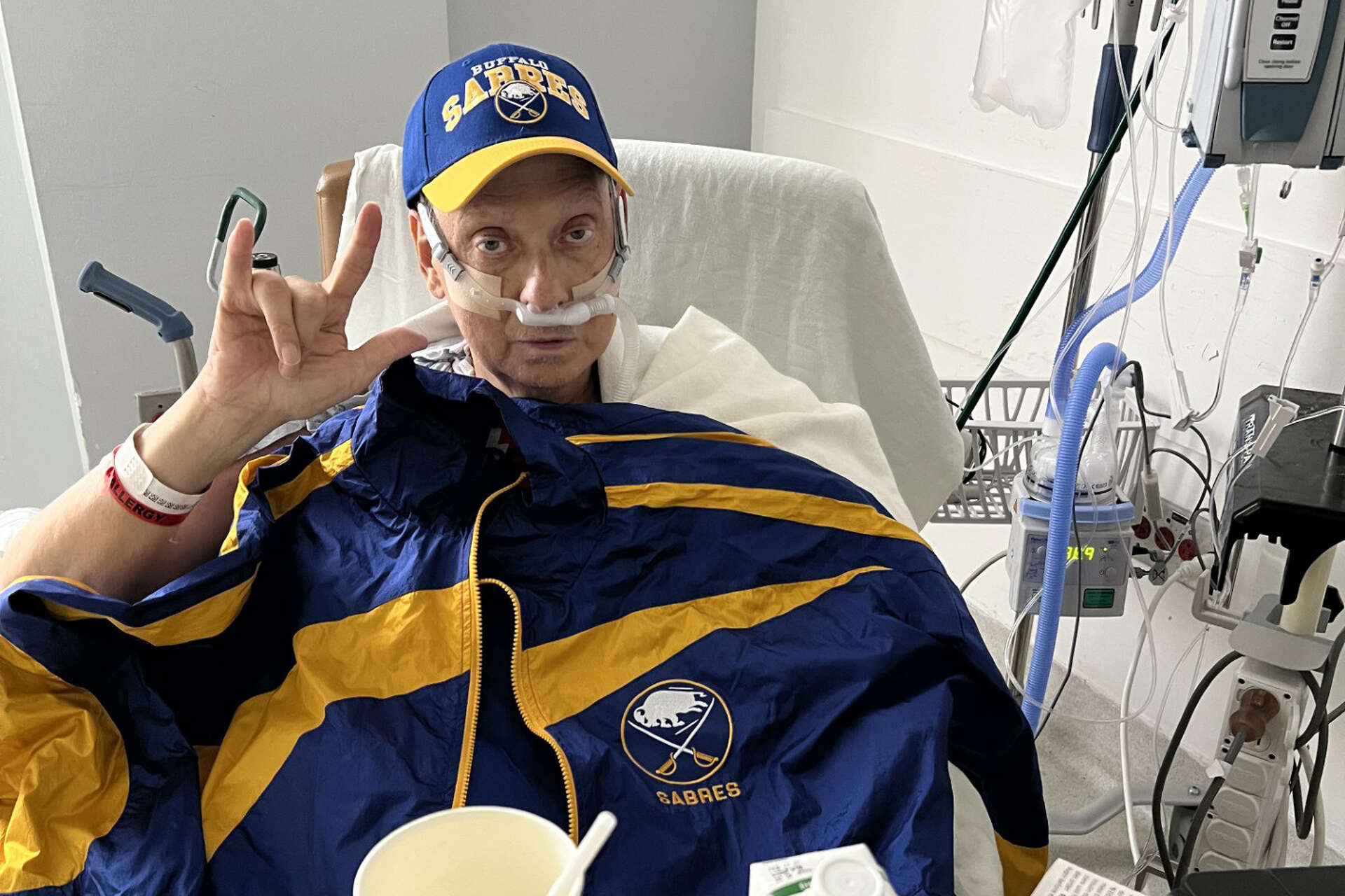 49ers voice Papa survived lung failure. Now comes uncertain recovery