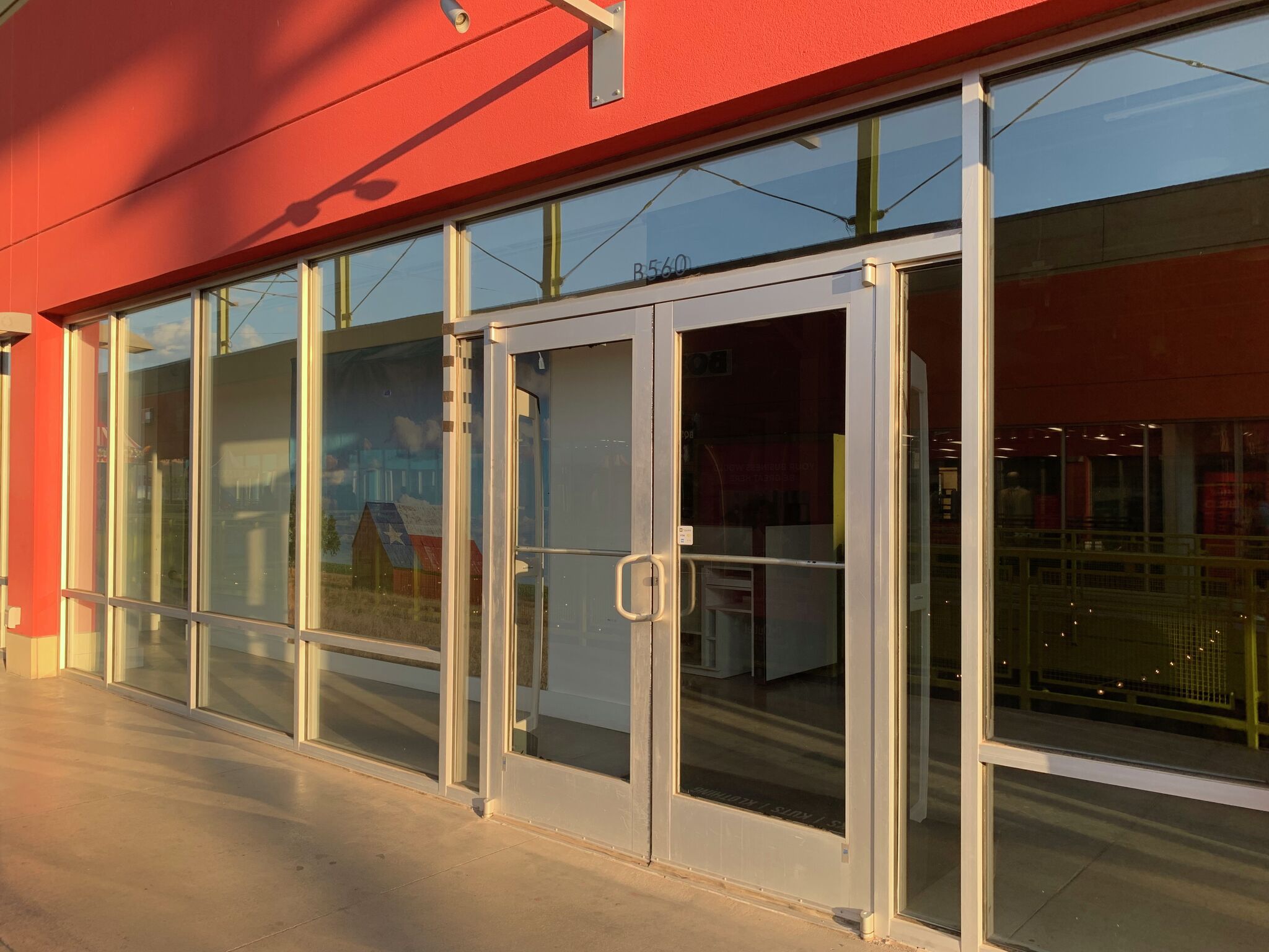 What retailer is coming to The Outlet Shoppes at Laredo?
