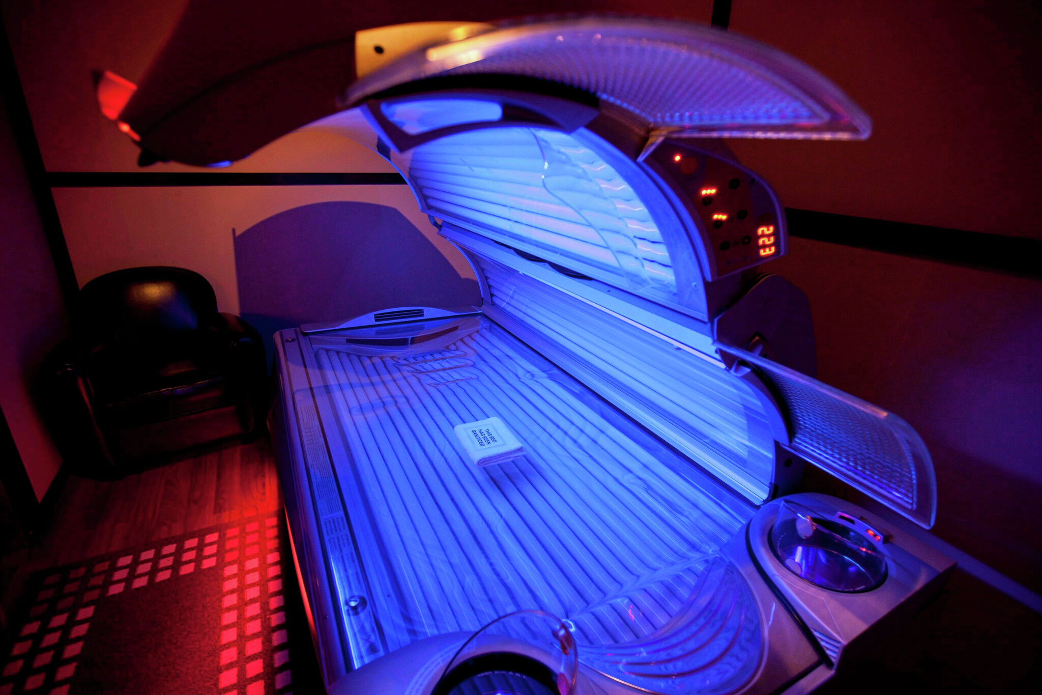 Tanning is getting hot again. Here's what it really does to your skin
