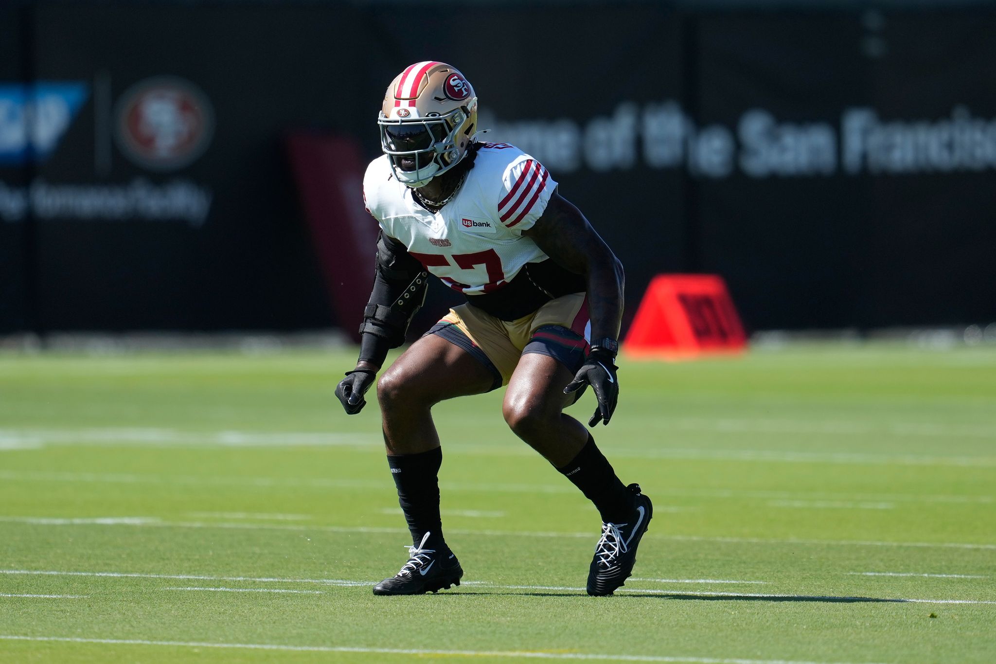 49ers’ Dre Greenlaw details brutal road that included depression