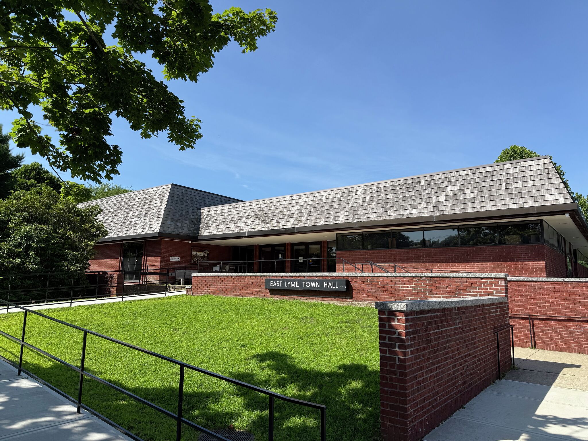 Embattled East Lyme Republican Registrar of Voters submits resignation after racial slur outburst