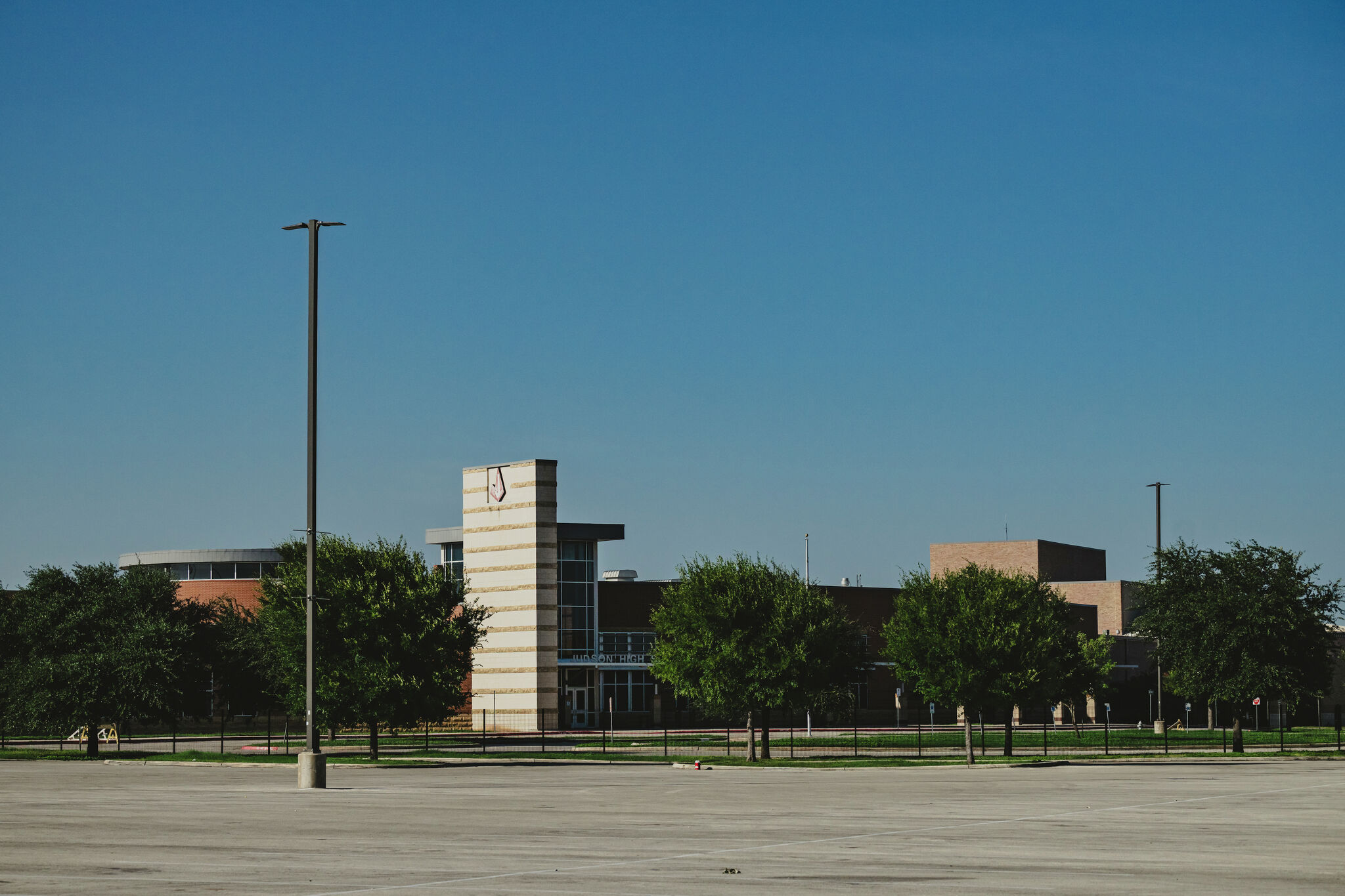 https://s.hdnux.com/photos/01/66/77/51/31193676/9/rawImage.jpg