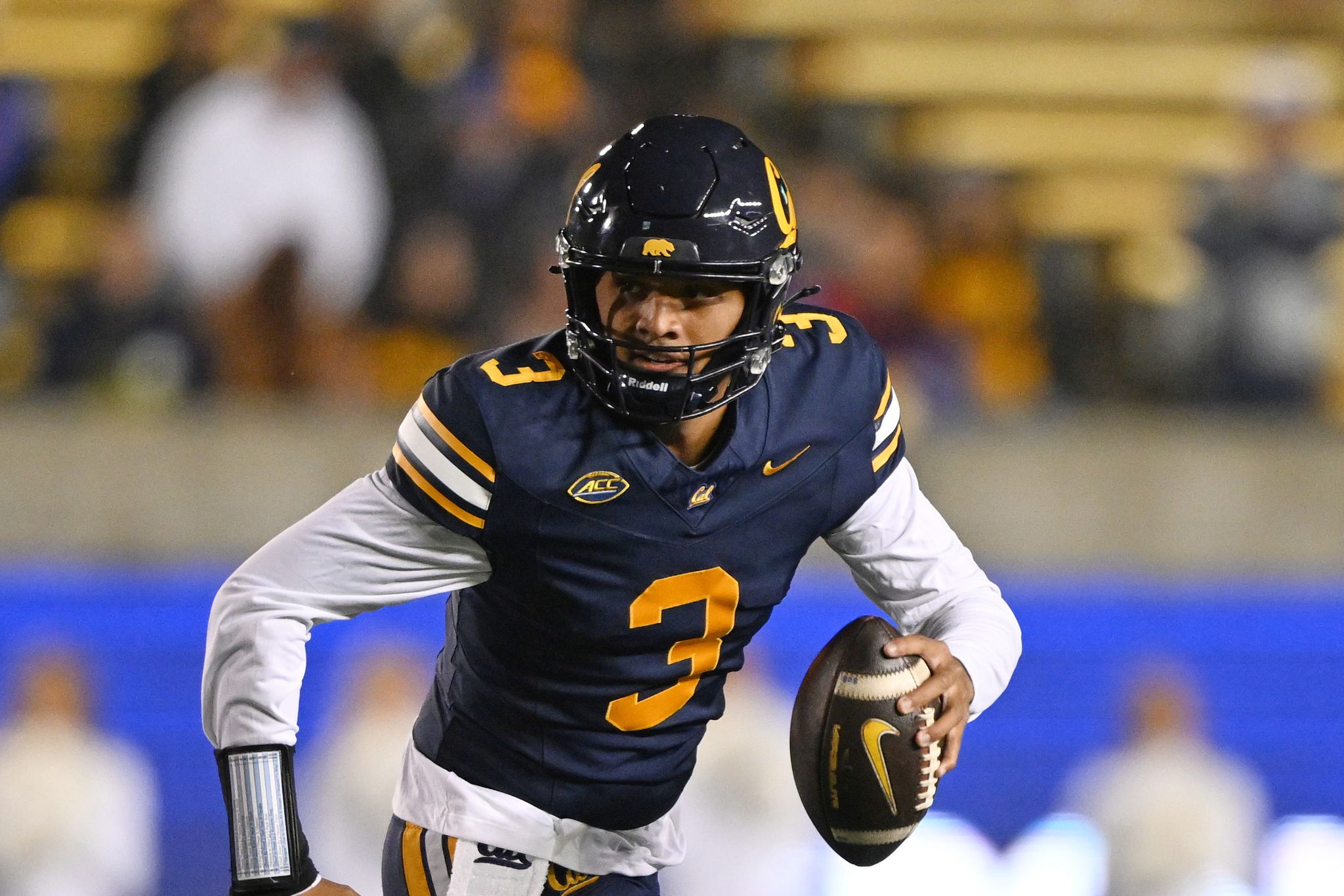 Cal gets ready for 1st season under coach Tosh Lupoi with QB Jaron-Keawe Sagapolutele at the helm