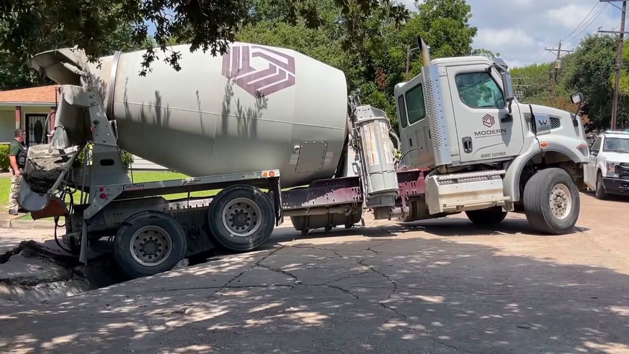 Cement truck pulled from Port Arthur sinkhole