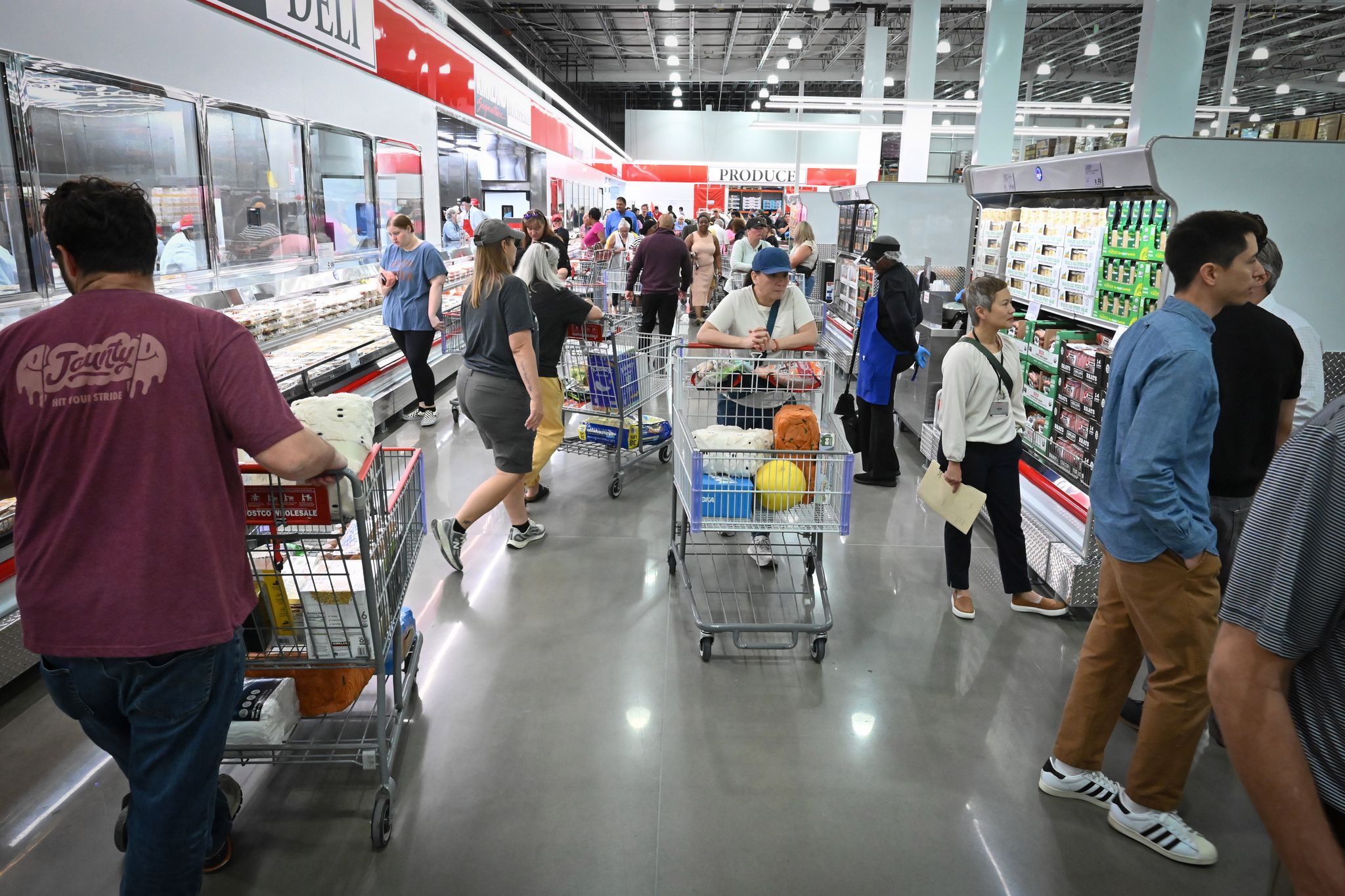Costco fans celebrate store's arrival in Albany area