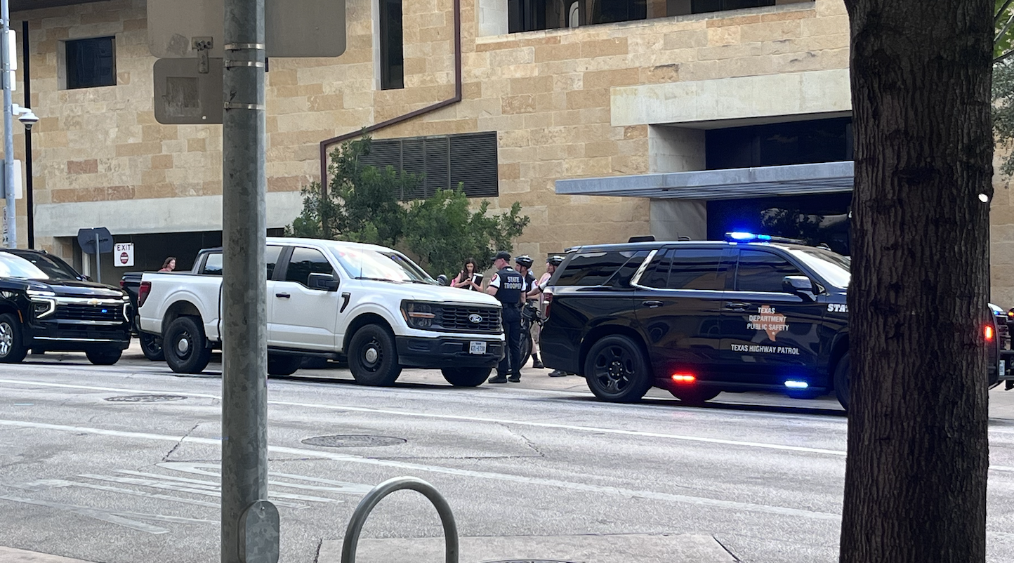 3 construction workers detained by DPS, ICE during traffic stop outside Austin City Hall