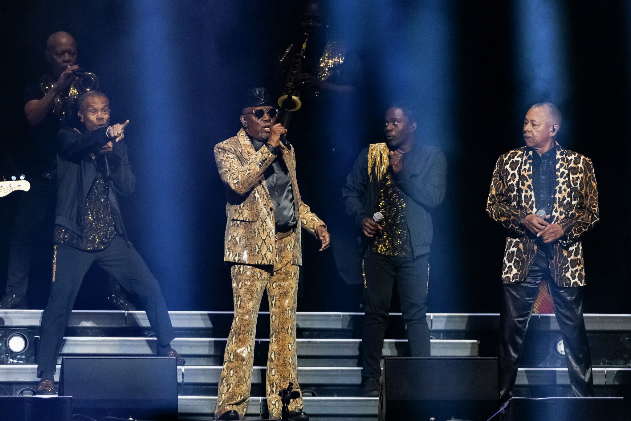 Chase Center Earth, Wind & Fire show abruptly postponed for medical emergency - SFGATE image