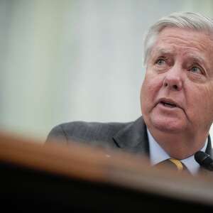 El Senado de EEUU aprueba proyecto de sanciones a Rusia negociado por el fallecido Lindsey Graham