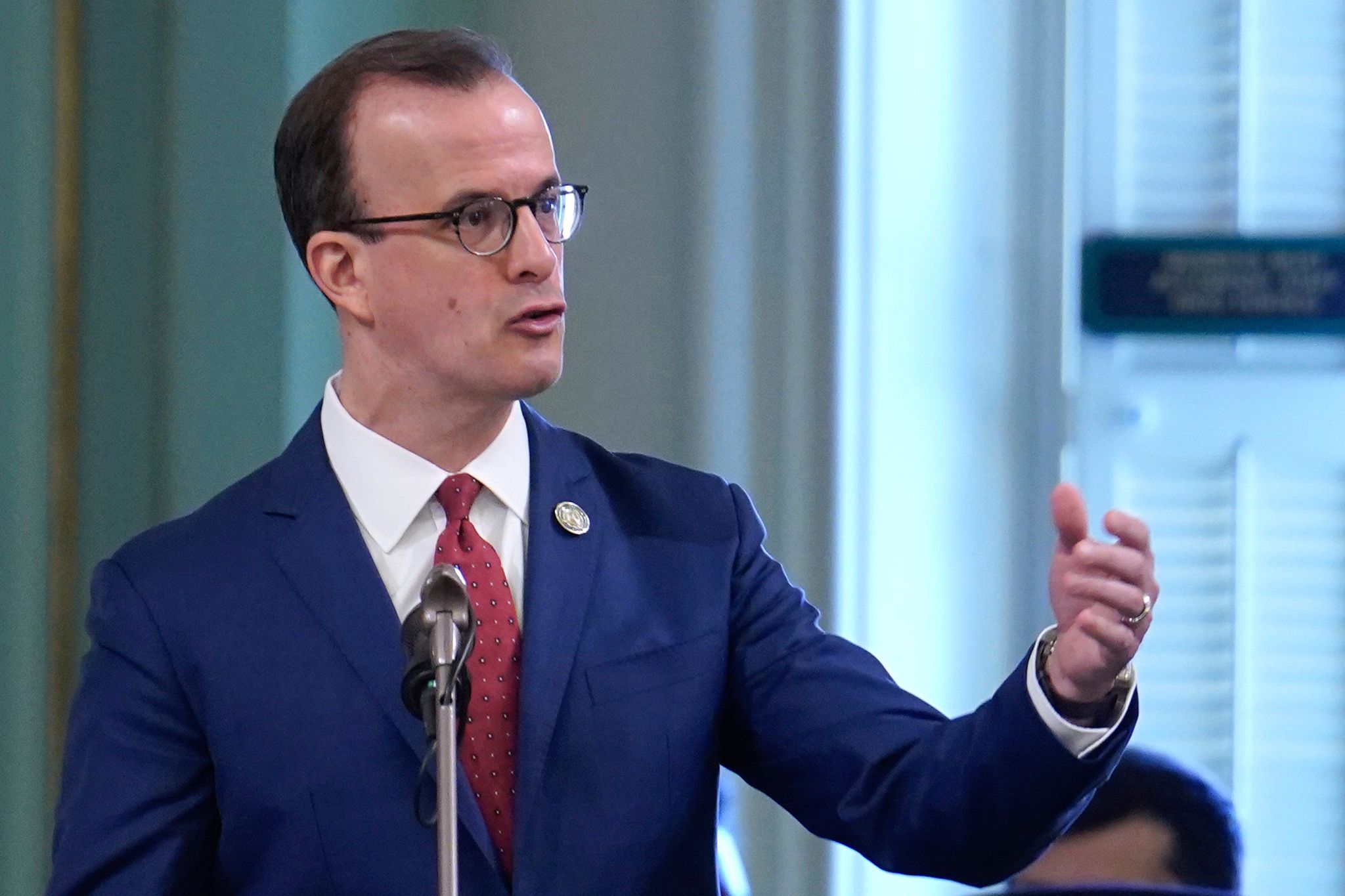 California Bill Empowers Commission to Fine Influencers $5K