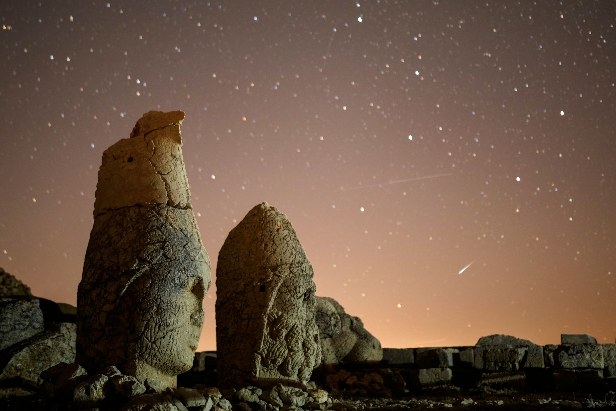 How to spot the Perseid meteor shower, a summer light show that promises to dazzle By ADITHI RAMAKRISHNAN , AP Science Writer Updated Aug 9, 2026 7:01 a.m.