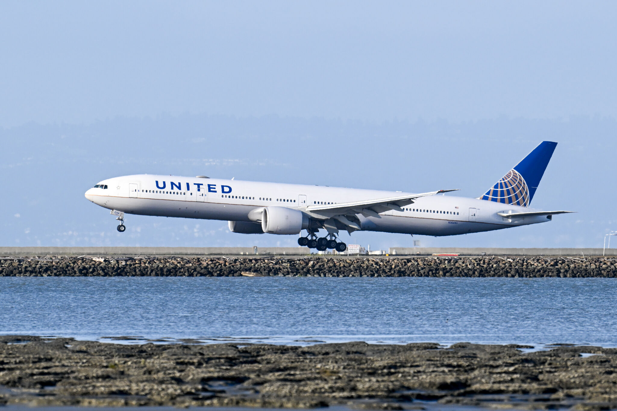 Eine neue Nonstop-Verbindung von United quer durchs Land wird diesen ...