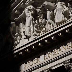 US stocks drift near their records as oil prices rise