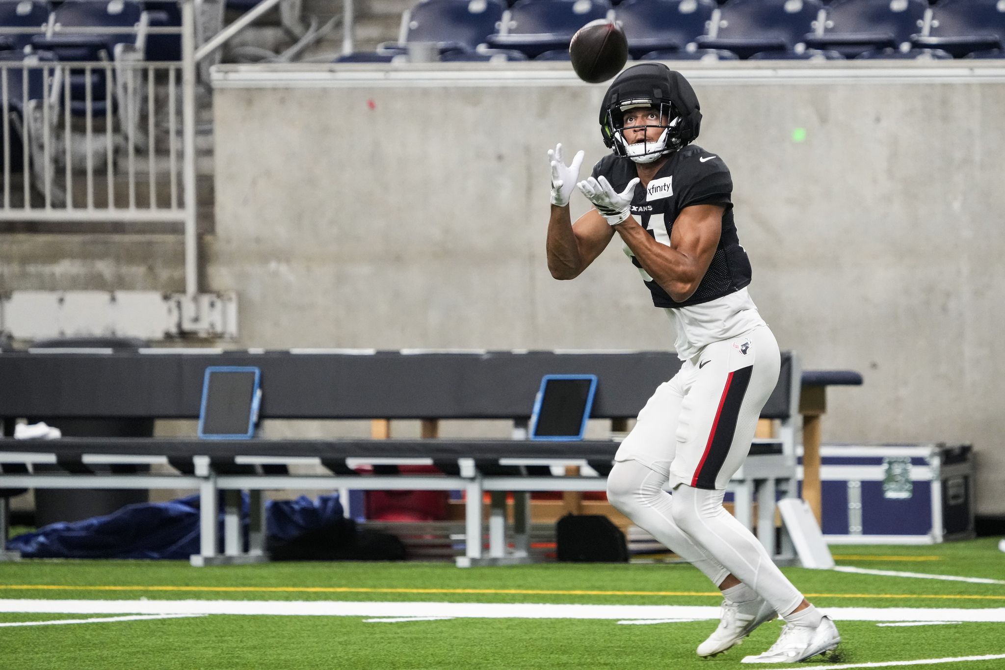 https://s.hdnux.com/photos/01/67/03/05/31207802/3/rawImage.jpg