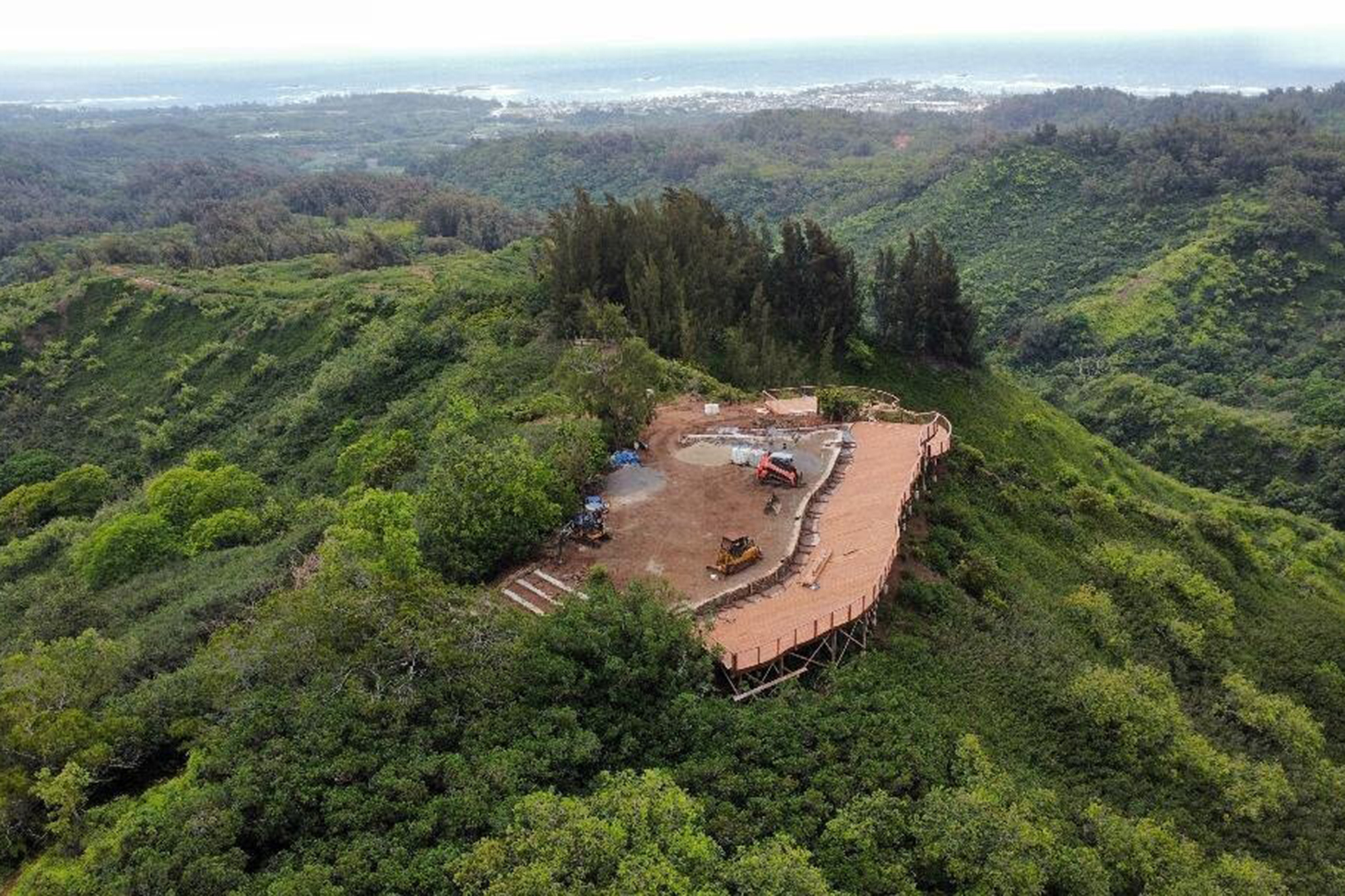 sfgate.com - Christine Hitt - Hawaii zip line project faces scrutiny after construction begins without permit
