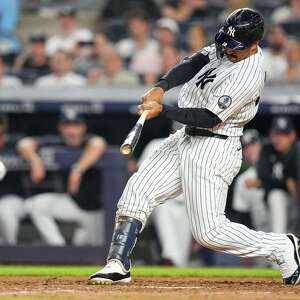 Yankees triumph in late inning rally against Seattle Mariners