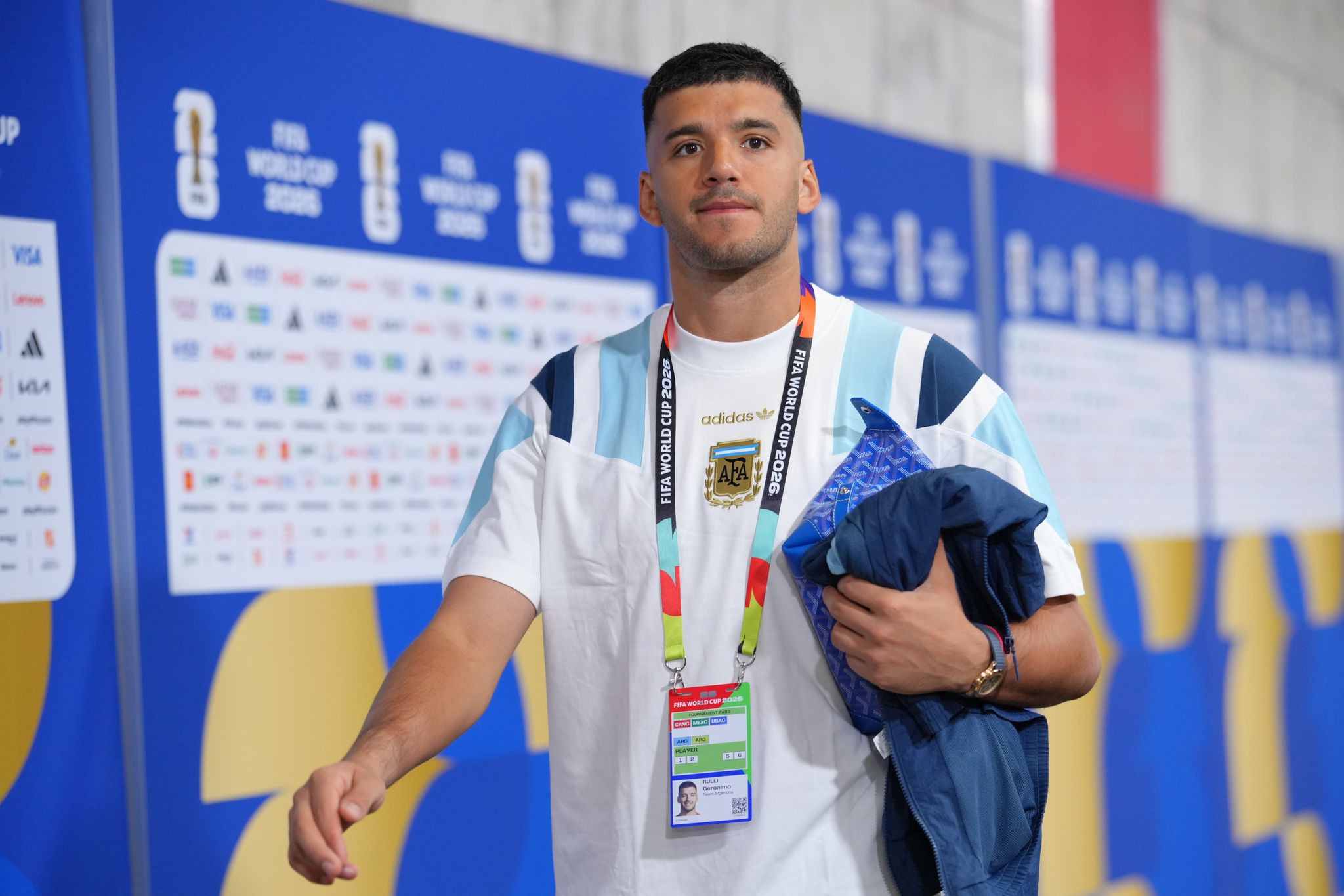 Man City signs Argentina international Rulli as back-up goalkeeper to Donnarumma - Chron thumbnail