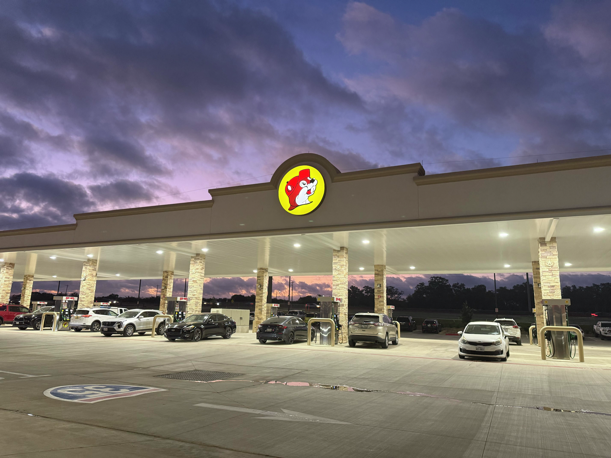 Dominican Buc-ee’s Gains Popularity, Sparks Concerns Among Residents Dominican Buc-ee’s Gains Popularity, Sparks Concerns Among Residents