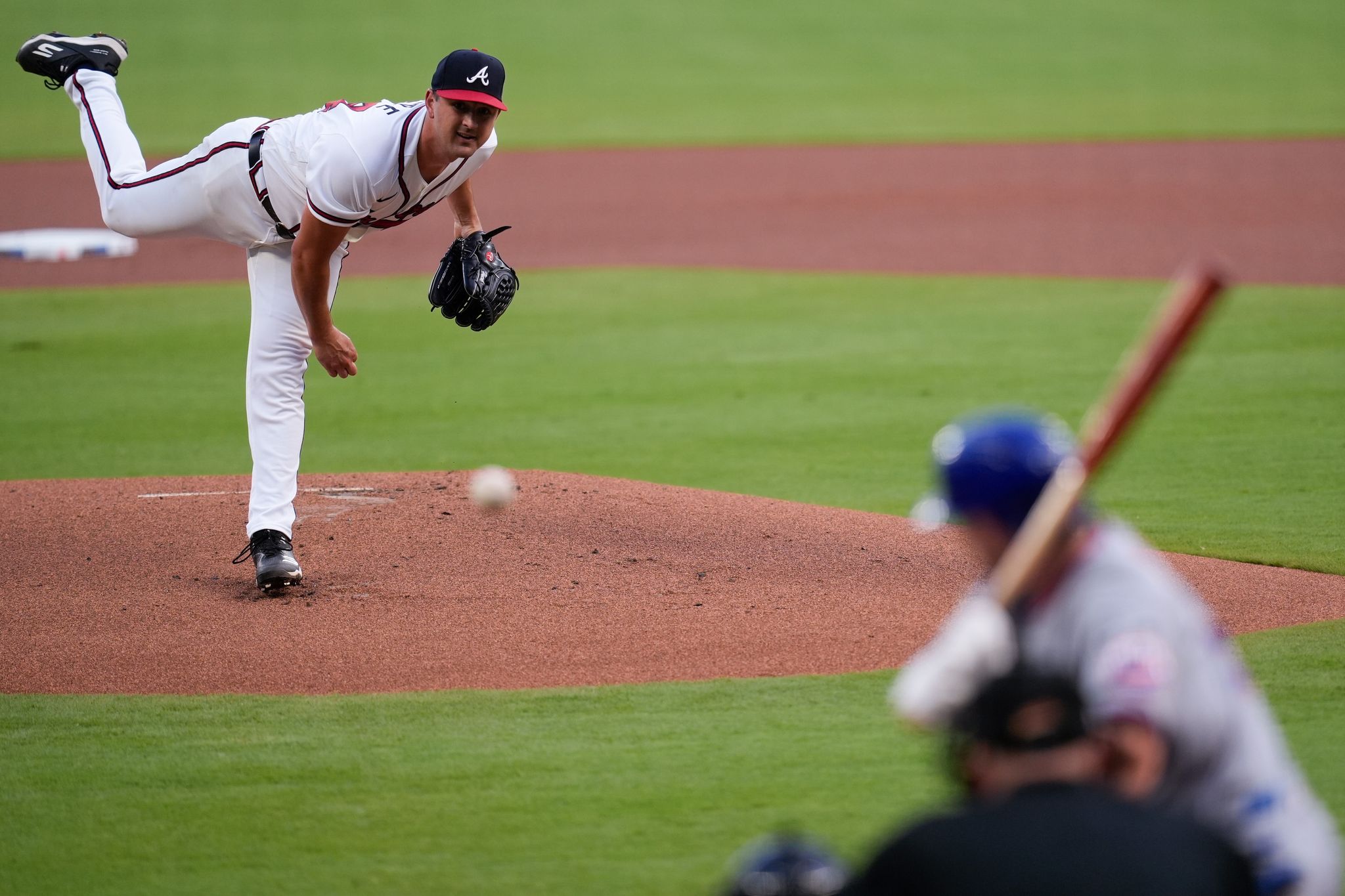 Thomas conecta jonrón y respalda a Mahle en triunfo de Bravos, 6-3 sobre Mets