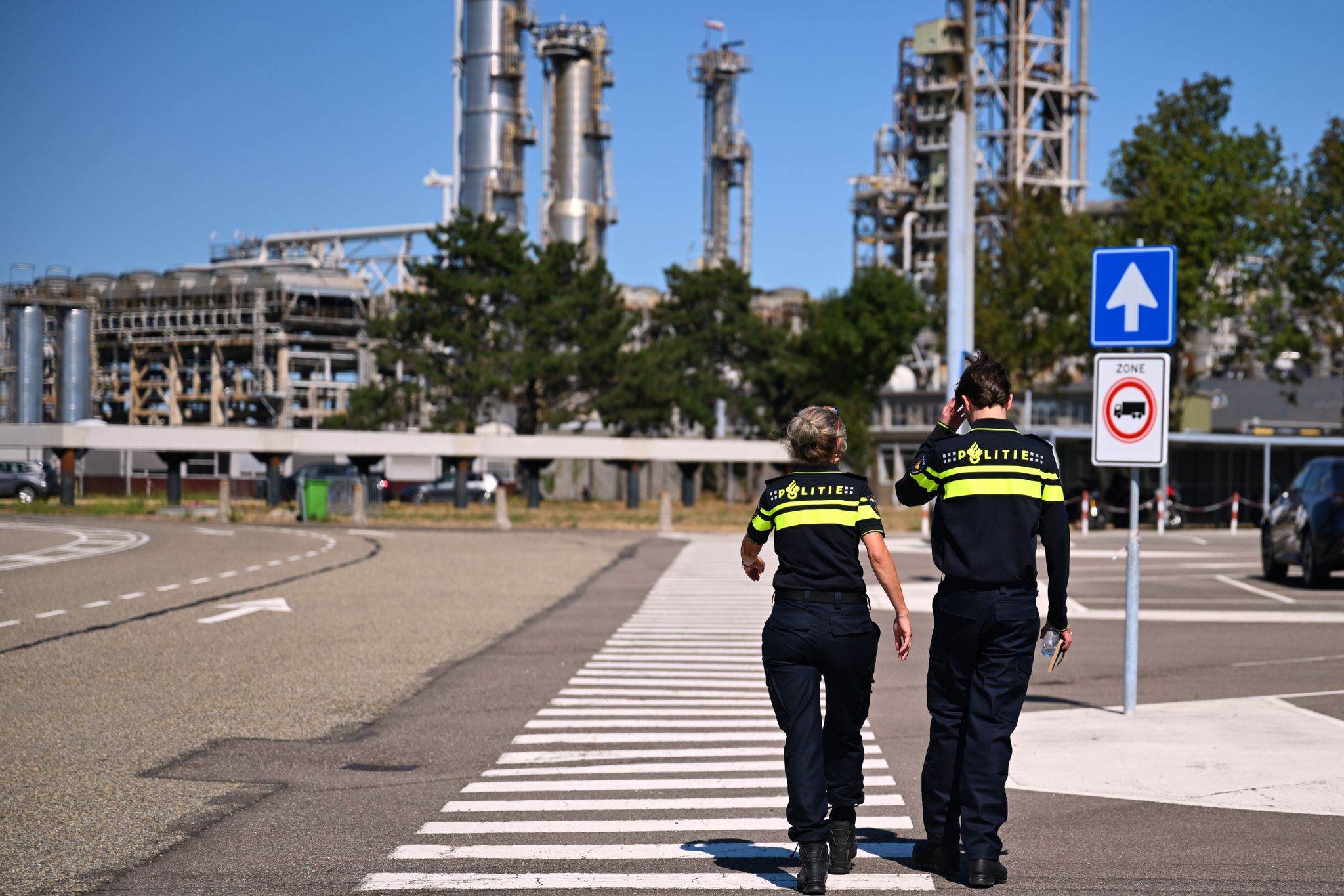 Explosion at Dutch port of Rotterdam leaves 1 dead, several injured