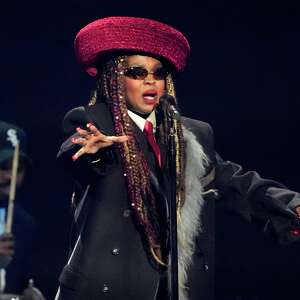 Ms. Lauryn Hill and Wyclef Jean performing at Global Citizen festival