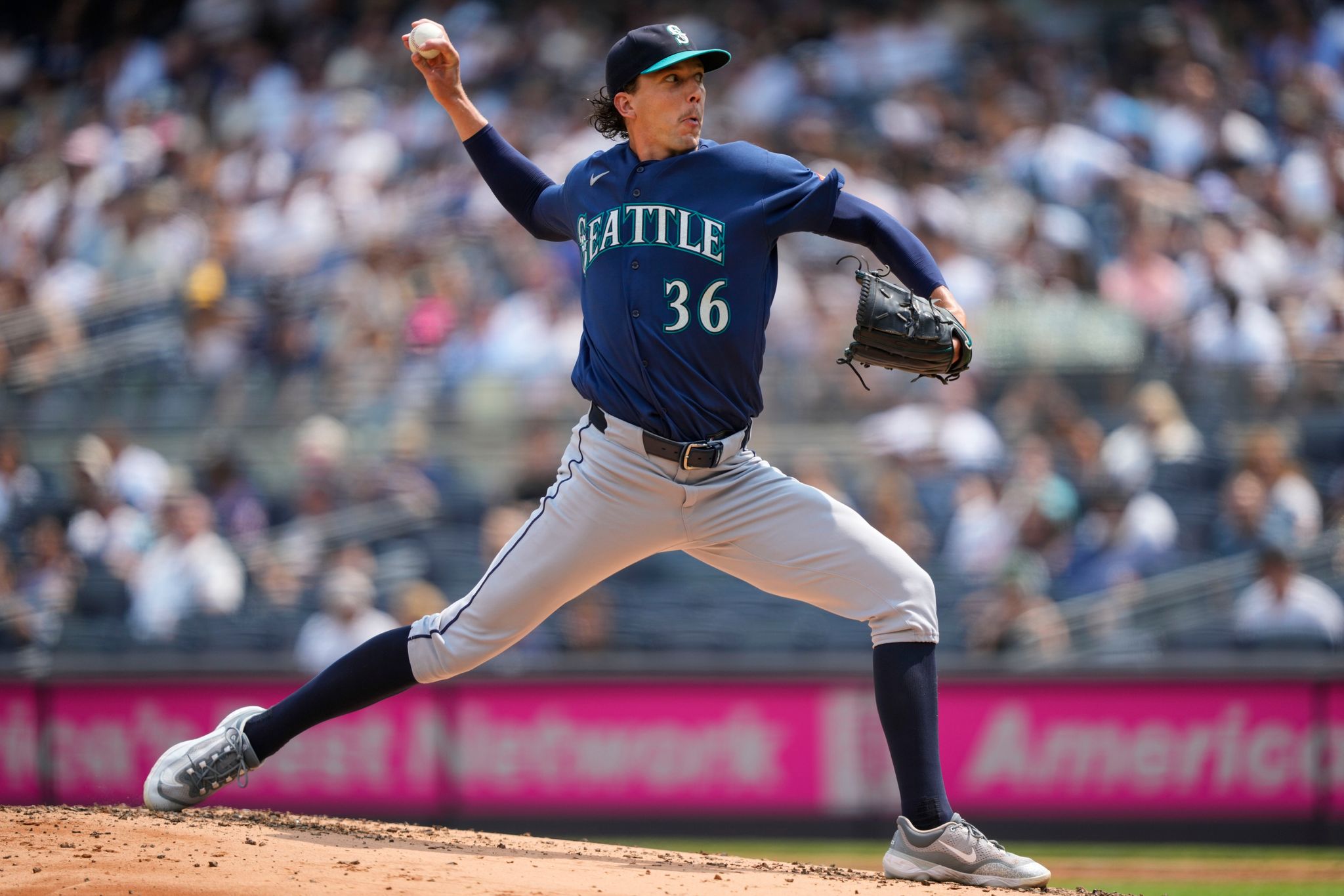 Logan Gilbert lanza 6 sólidas entradas y Marineros frenan racha con triunfo 1-0 ante Yankees