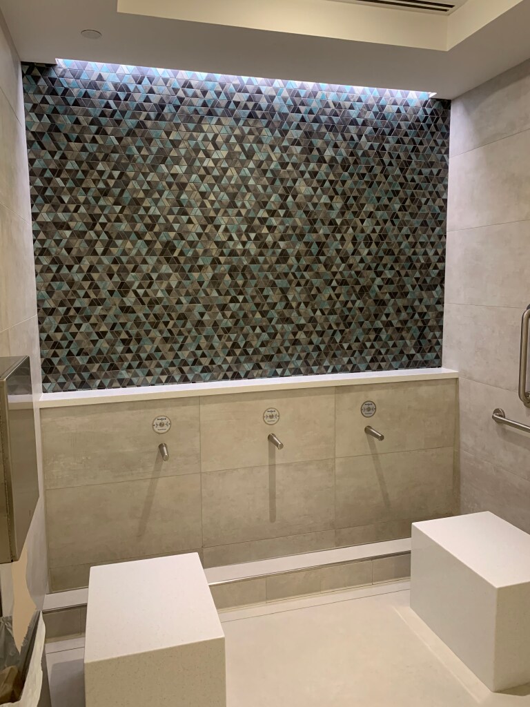 https://s.hdnux.com/photos/01/67/05/42/31217845/5/rawImage.jpg
