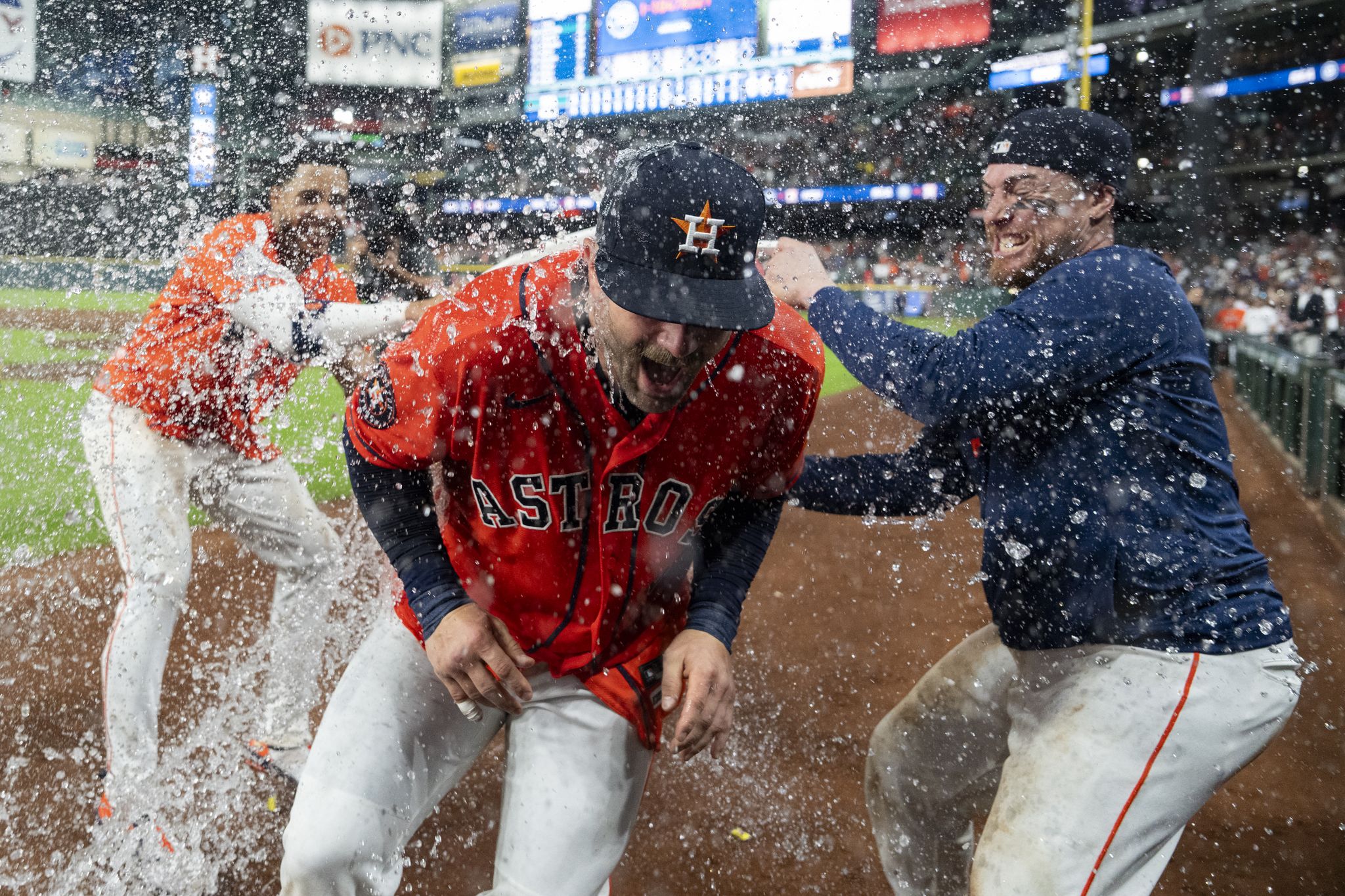 Houston Astros: Christian Walker erzielt Walk-Off-Homerun zum Sieg gegen ...