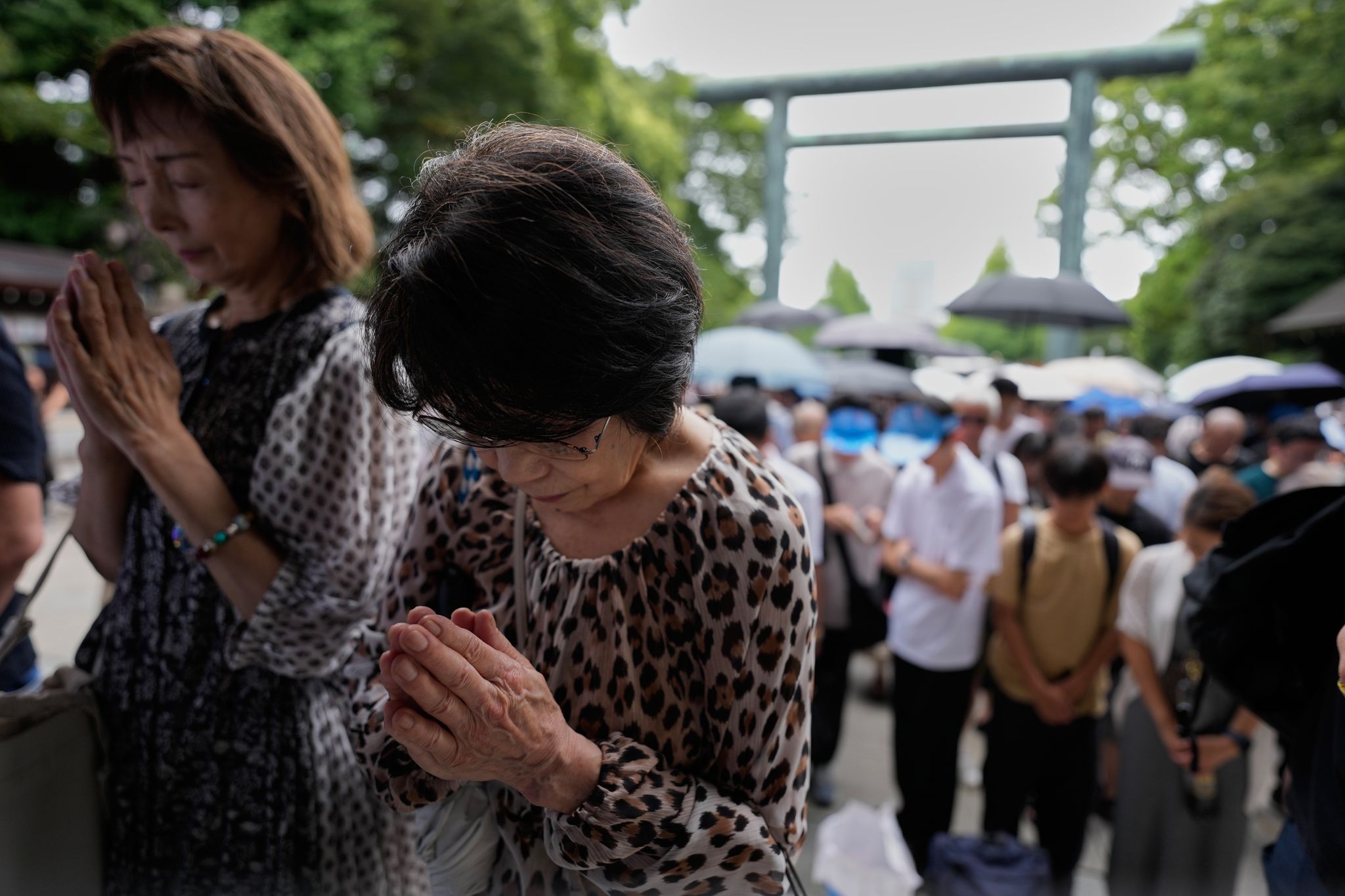 Líder japonesa evita visitar santuario criticado y no menciona remordimiento en aniversario de 2GM