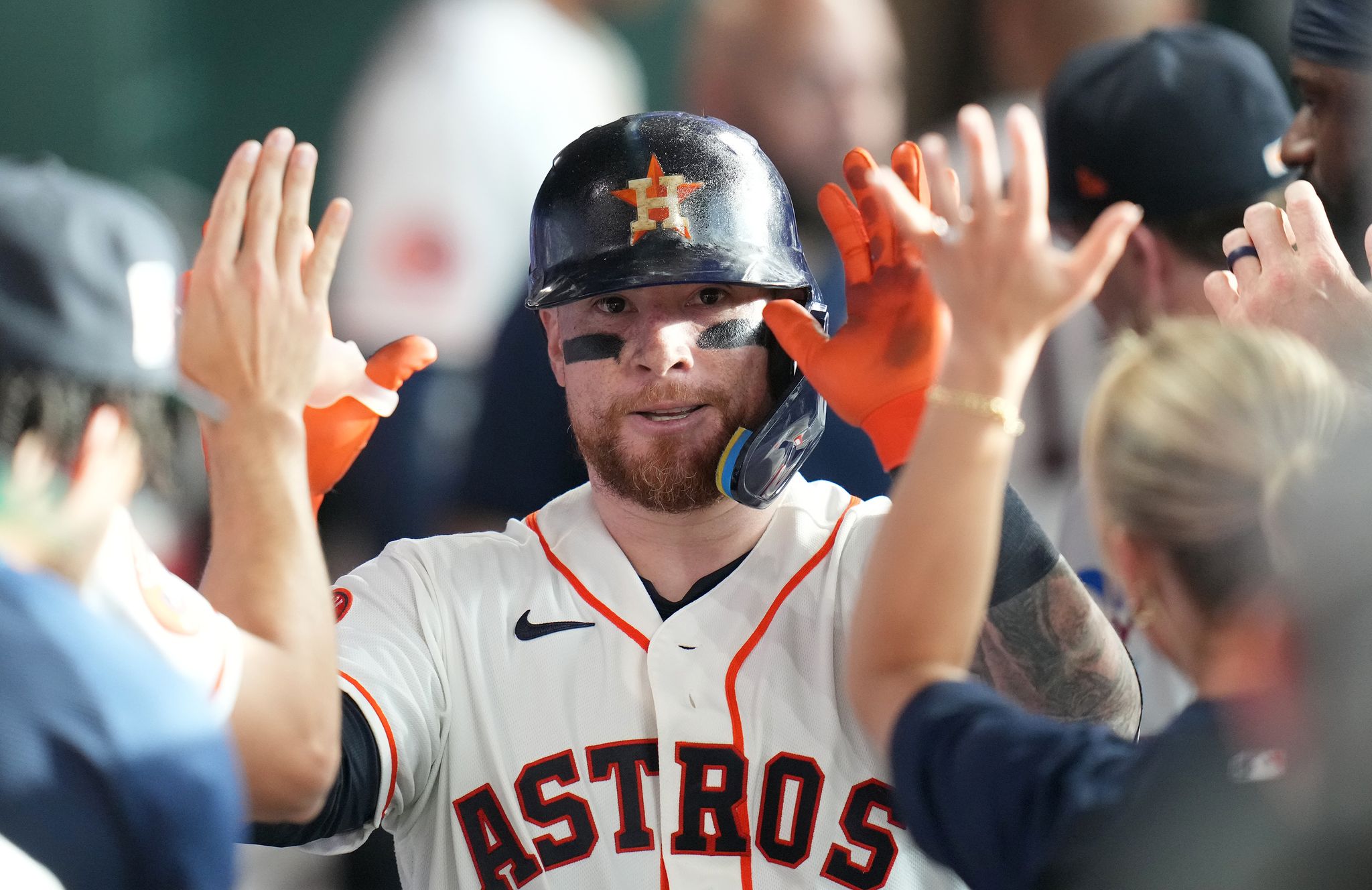 Cole Young powers the Mariners past the Astros 10-5 with a homer and 4 RBIs By KRISTIE RIEKEN , AP Sports Writer