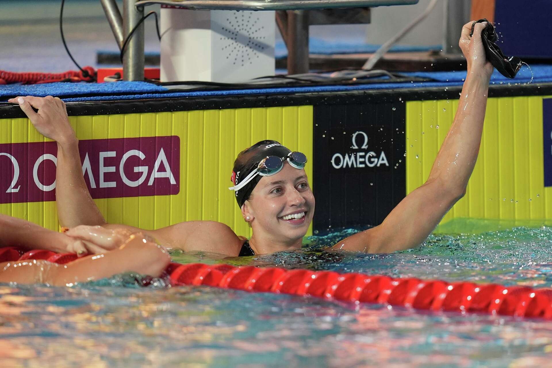 Katie Ledecky stunned with her first-ever international 800 free loss