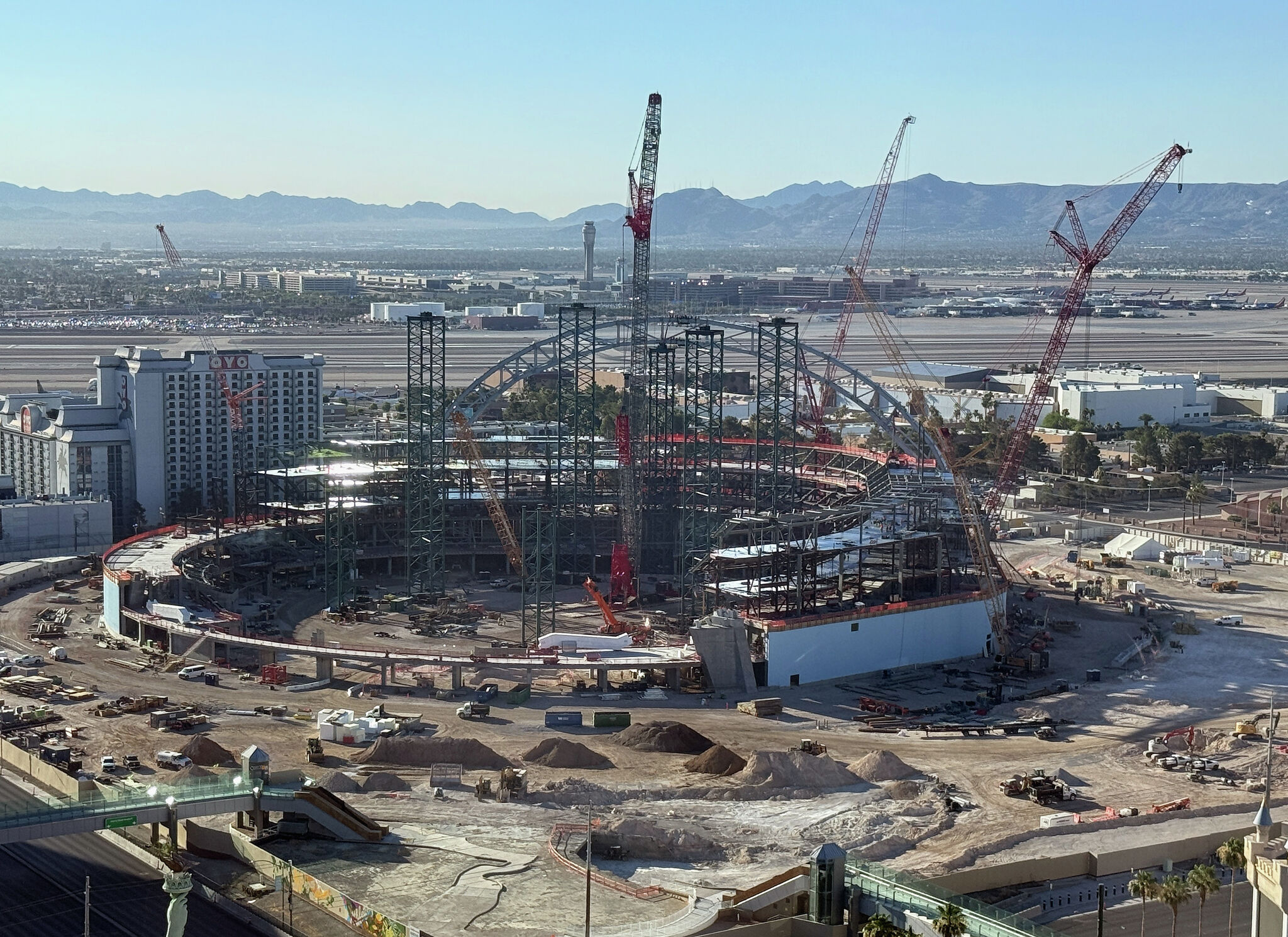 sfgate.com - Katie Dowd - OYO hotel off Vegas Strip probed after influencers flag bookings