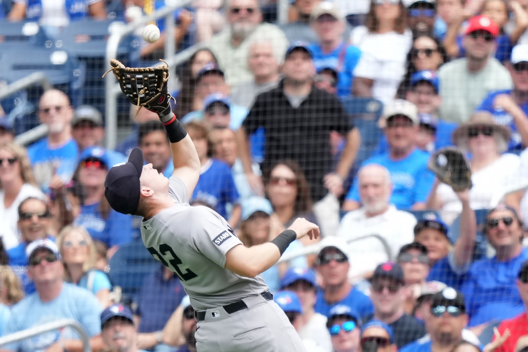 Ben Rice hits tiebreaking homer in 10th as Yankees beat Blue Jays 4-3 to avoid three-game sweep By IAN HARRISON , Associated Press