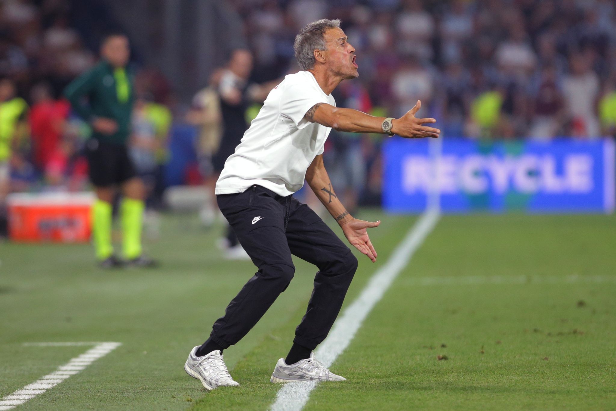 PSG starts title defense with Champions League powers Barcelona, Liverpool, Arsenal also in action By GRAHAM DUNBAR , AP Sports Writer Sep 9, 2026