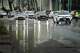 Las lluvias de la tormenta tropical Lala inundan el bulevar Kapiolani, frente al Centro de Convenciones de Hawai, el domingo 16 de agosto de 2026, en Honolulu. (Kevin Fujii/Honolulu Civil Beat vía AP)